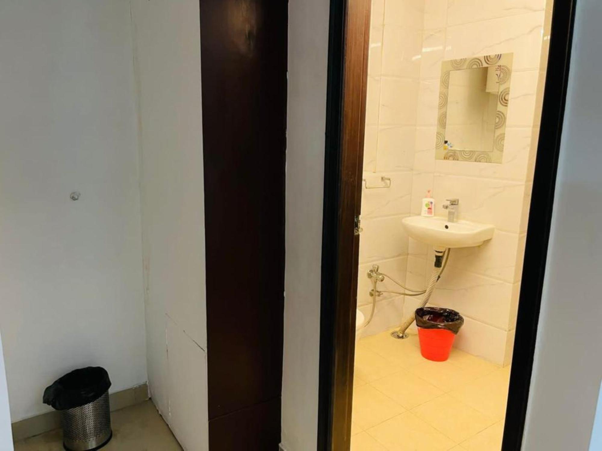 Khas Hotel 4*