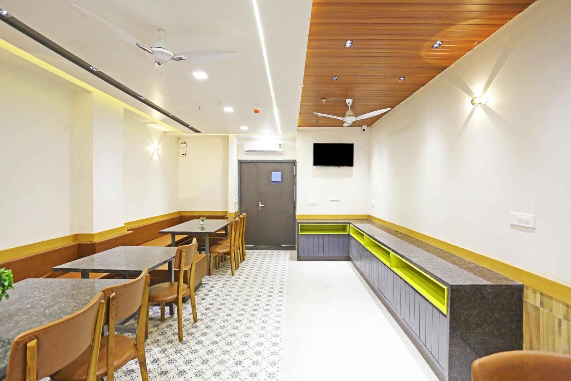 Hotel Apple Residency - Free Airport Transffer 3*