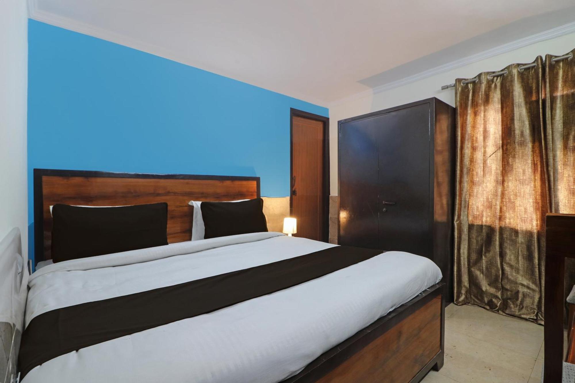 O Bluemoon Inn, South Campus New Delhi