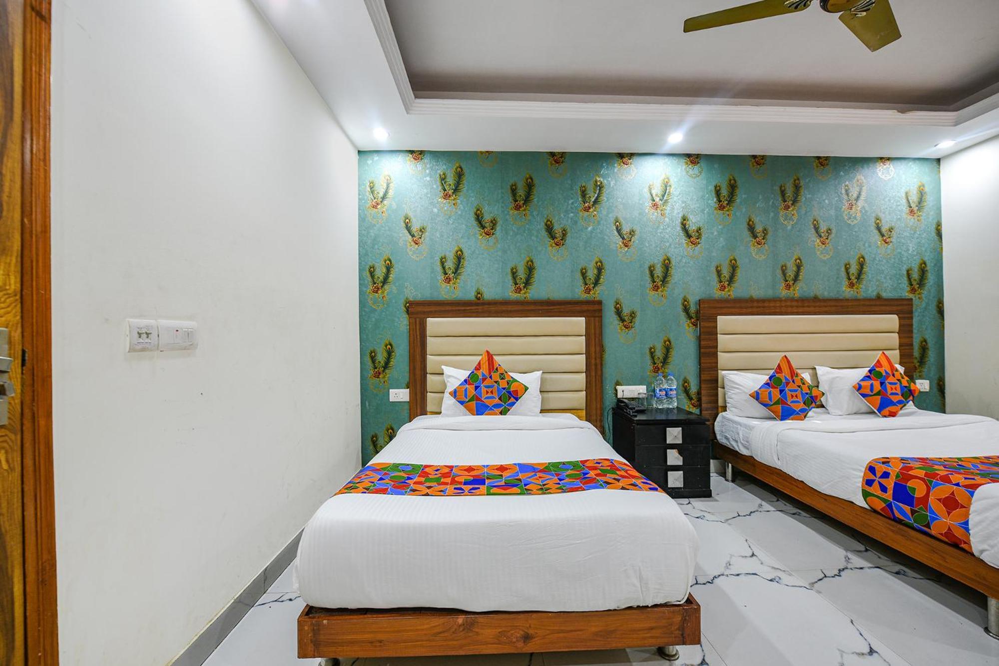 Fabexpress Shanti Hotel 3*