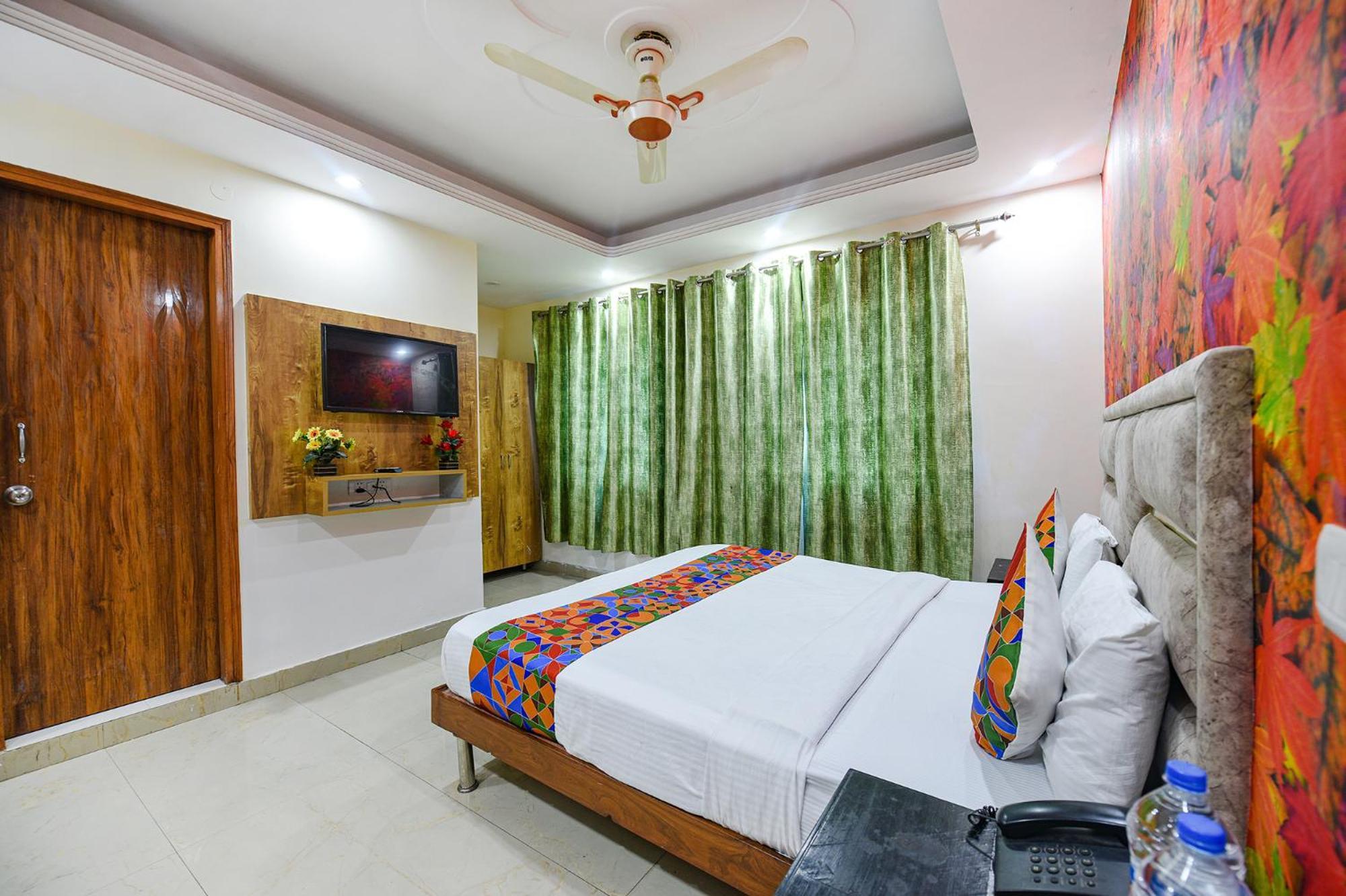 Fabexpress Shanti Hotel
