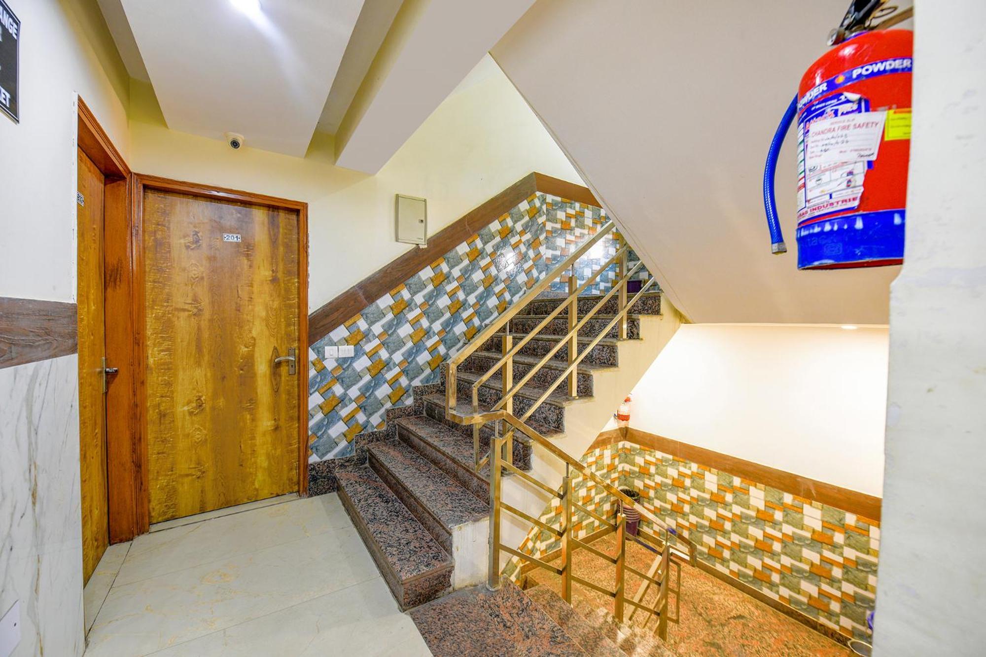 Hotel Fabexpress Shanti 3*