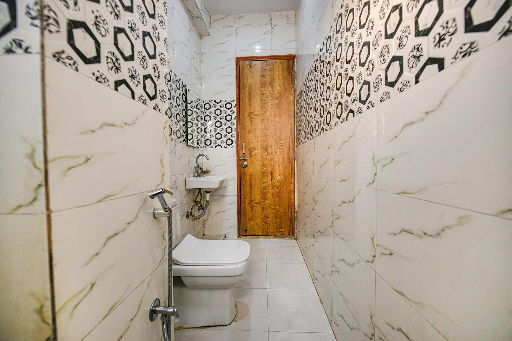 Hotel Fabexpress Shanti