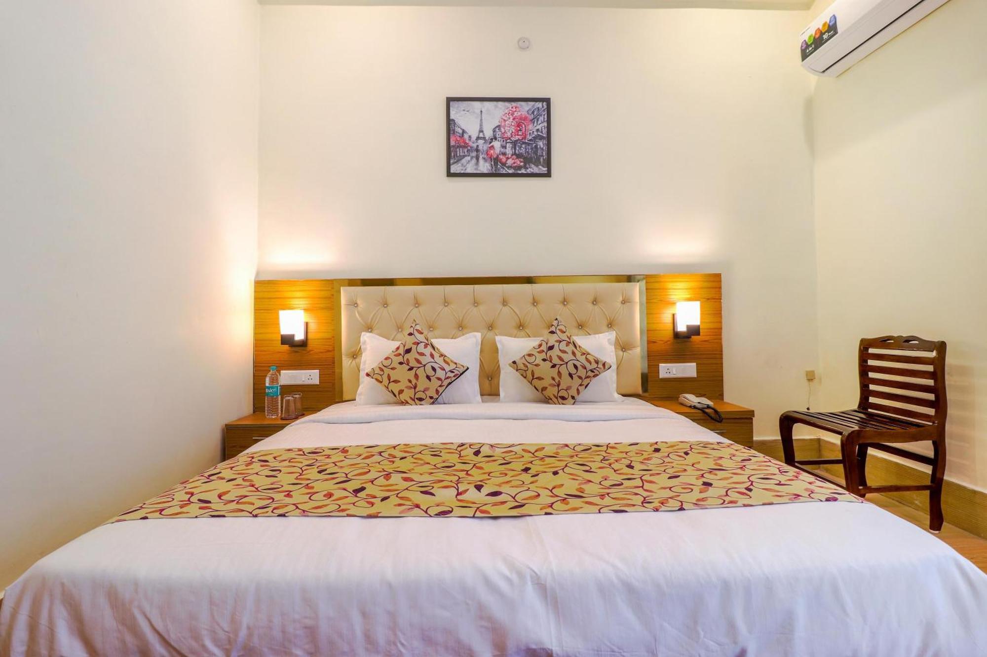 Franklein At Delhi Airport Bed & Breakfast