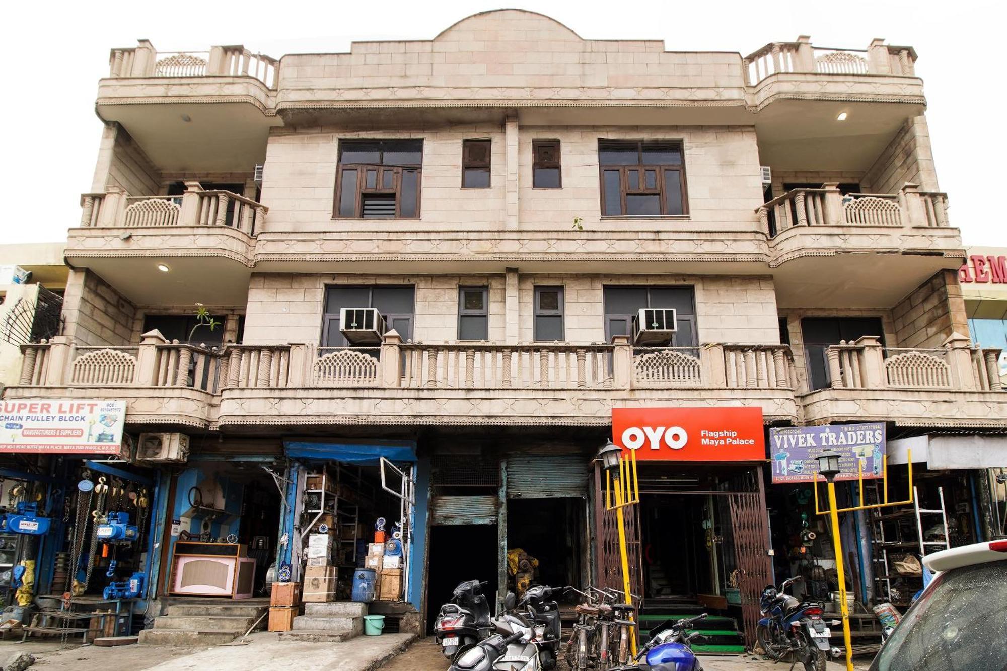 Oyo Maya Palace 3*