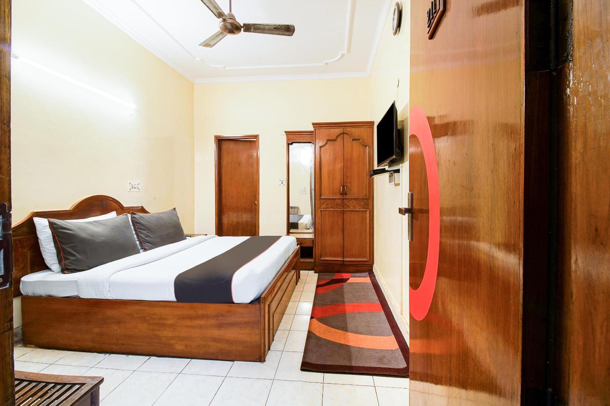Oyo Maya Palace Hotel