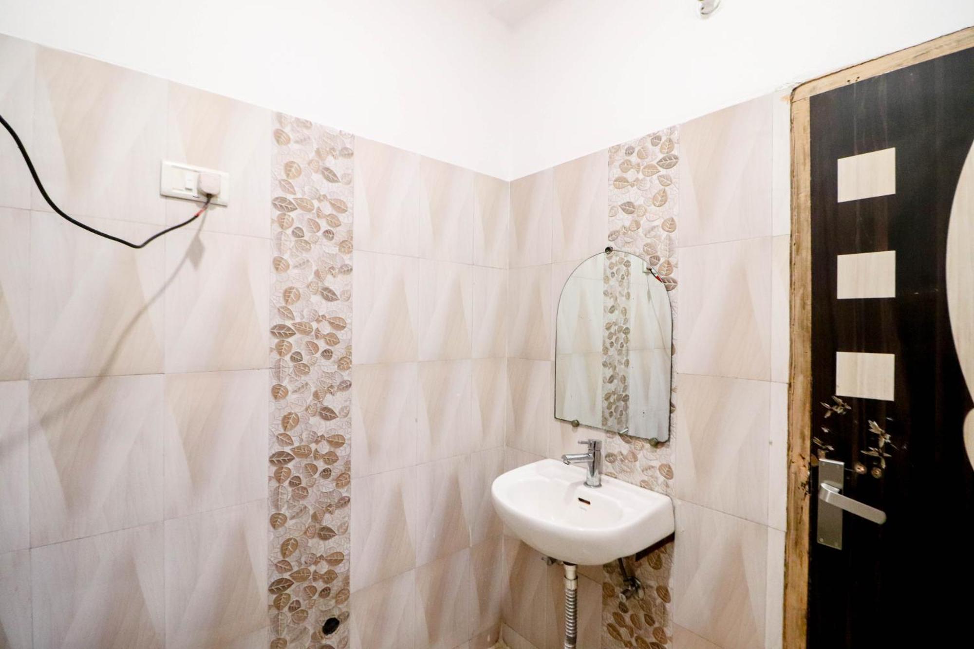 Hotel Near Delhi Airport