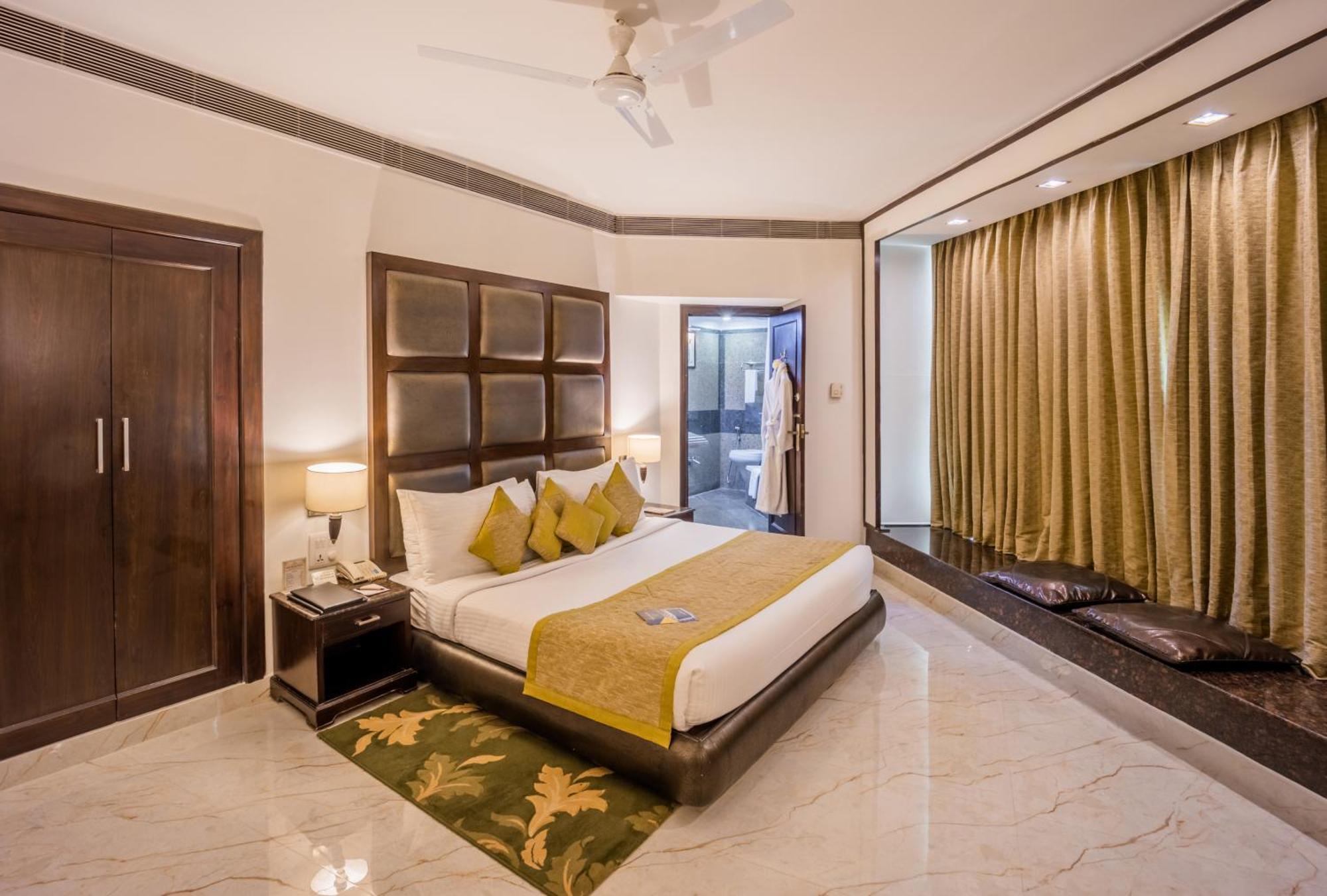 Shanti Palace Mahipalpur 4* New Delhi