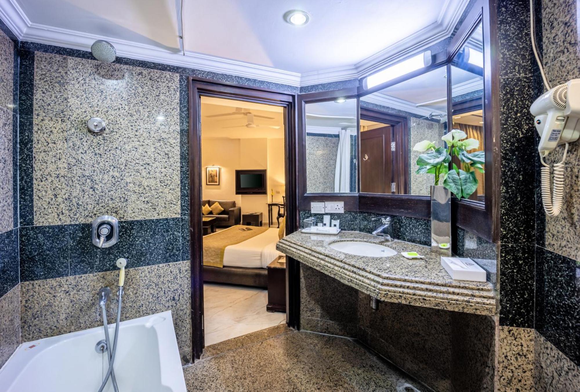 Shanti Palace Mahipalpur Hotel New Delhi