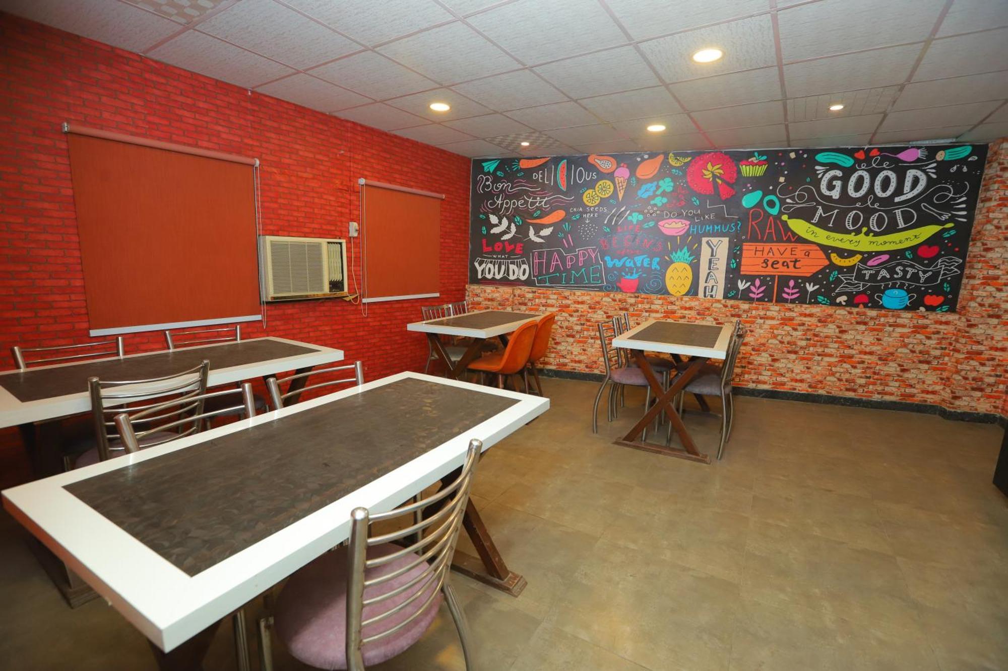 Almora - Near By Delhi International Airport - With Free Airport Pickup And Drop Hotel New Delhi