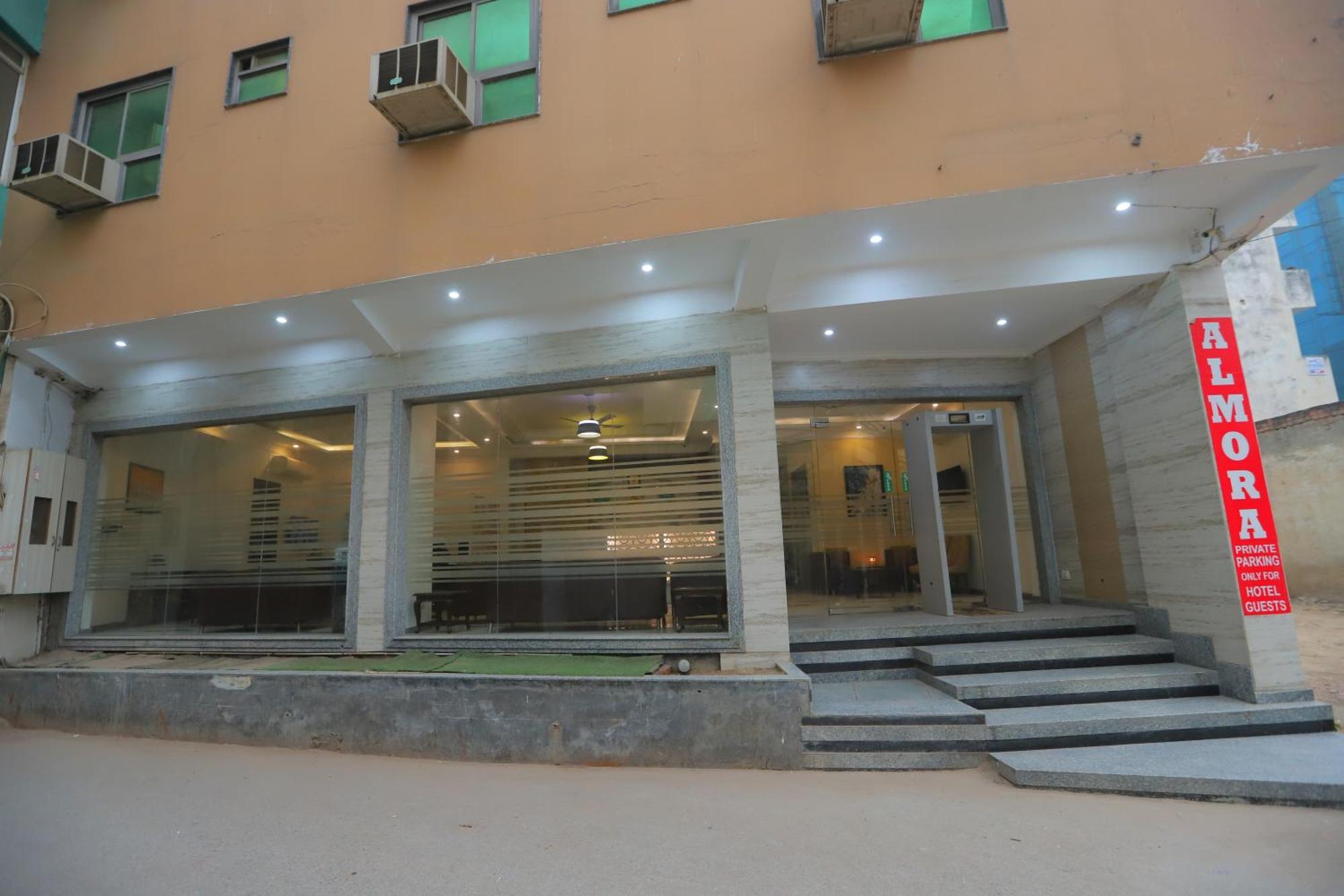 The Almora International -with Free Airport Transffer Hotel
