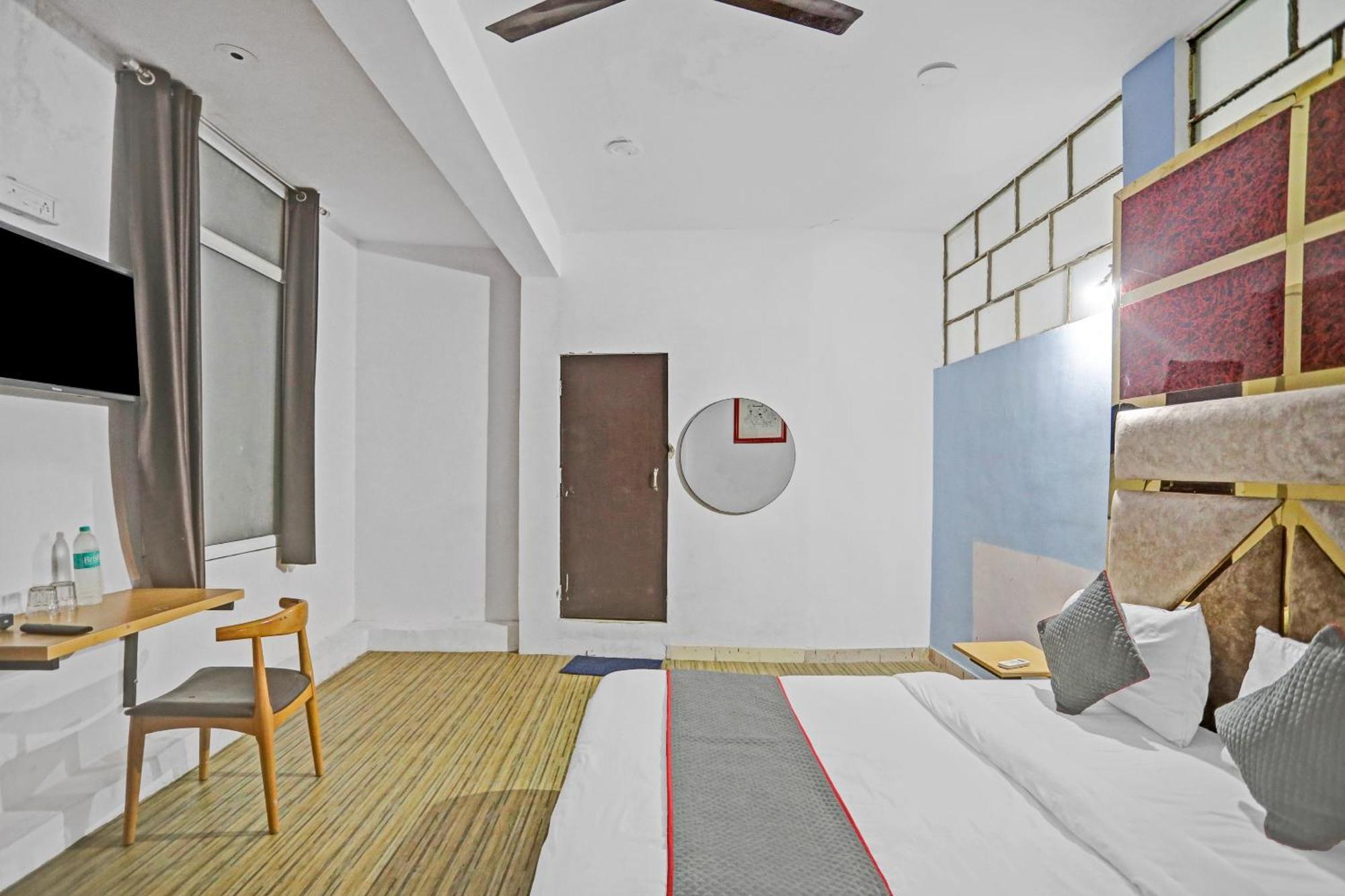Collection O Jps Near Pvr Vikaspuri 4* Delhi (National Capital Territory of India)