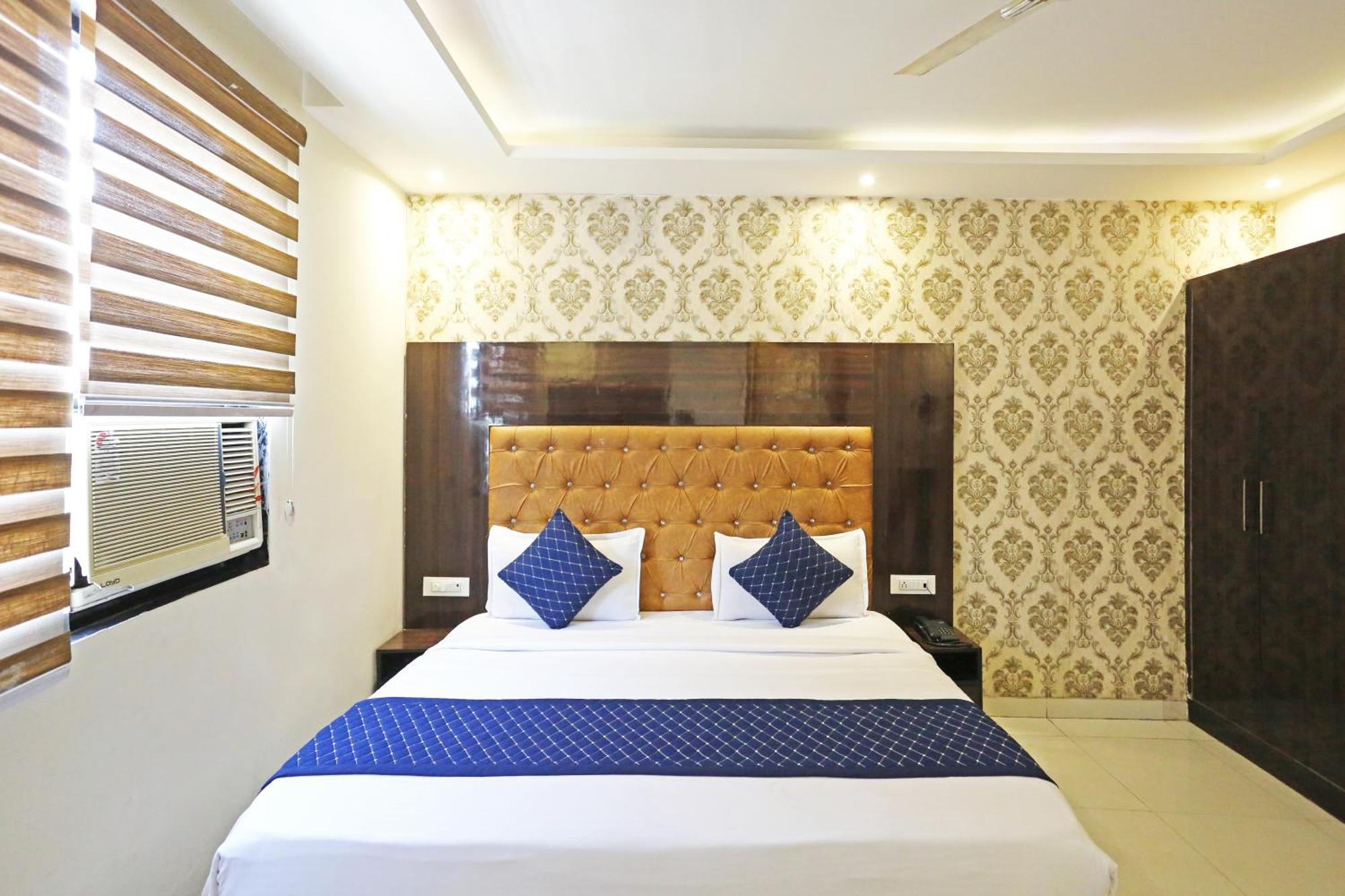 Bed & Breakfast Travel Deluxe At Delhi Airport *