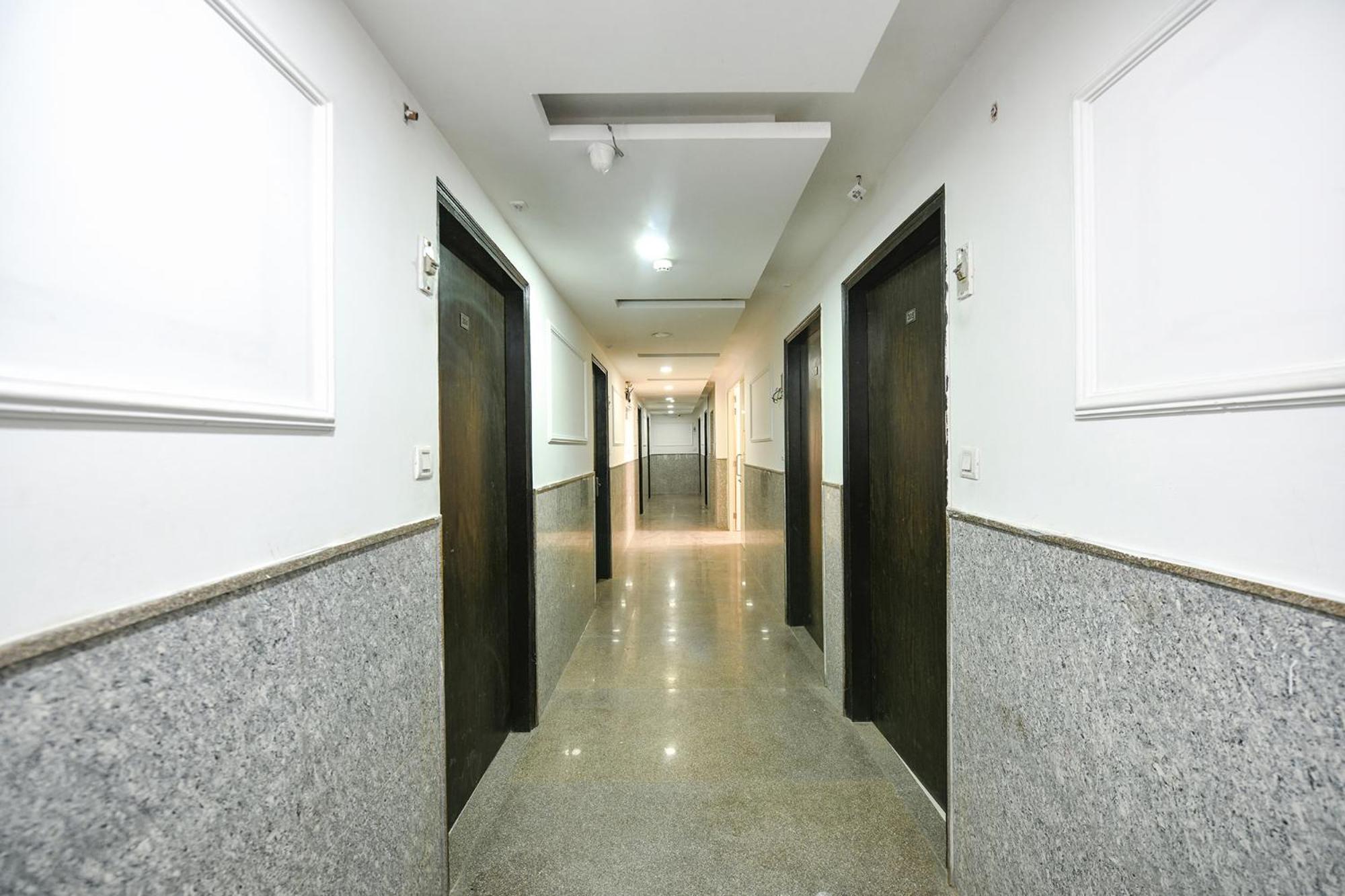 Fabhotel Belwood Near Igi Airport Hotel