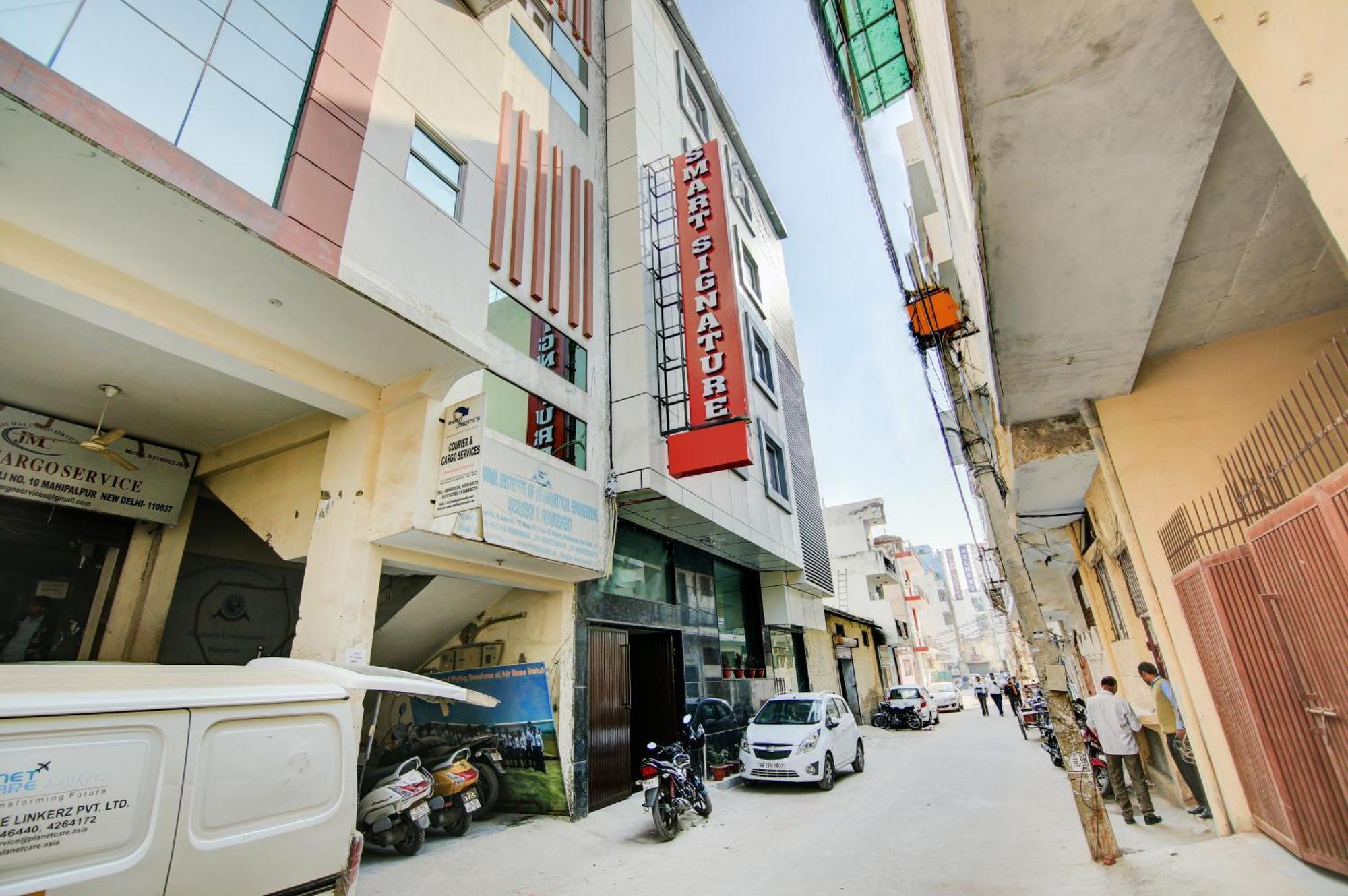 Smart Signature Delhi Airport Hotel