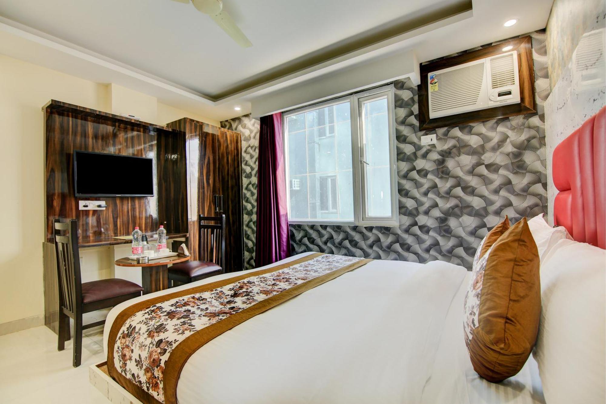 Hotel Smart Signature Delhi Airport 4*