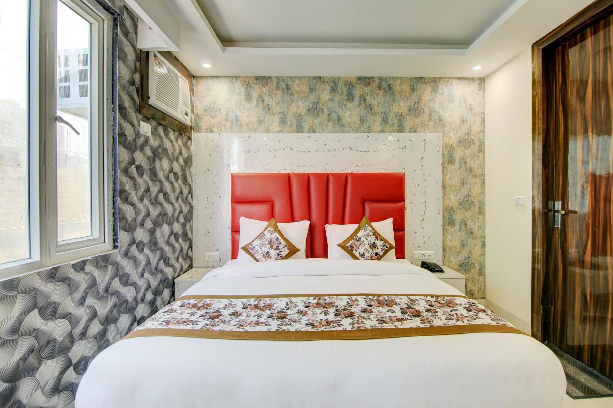 Smart Signature Delhi Airport 4*