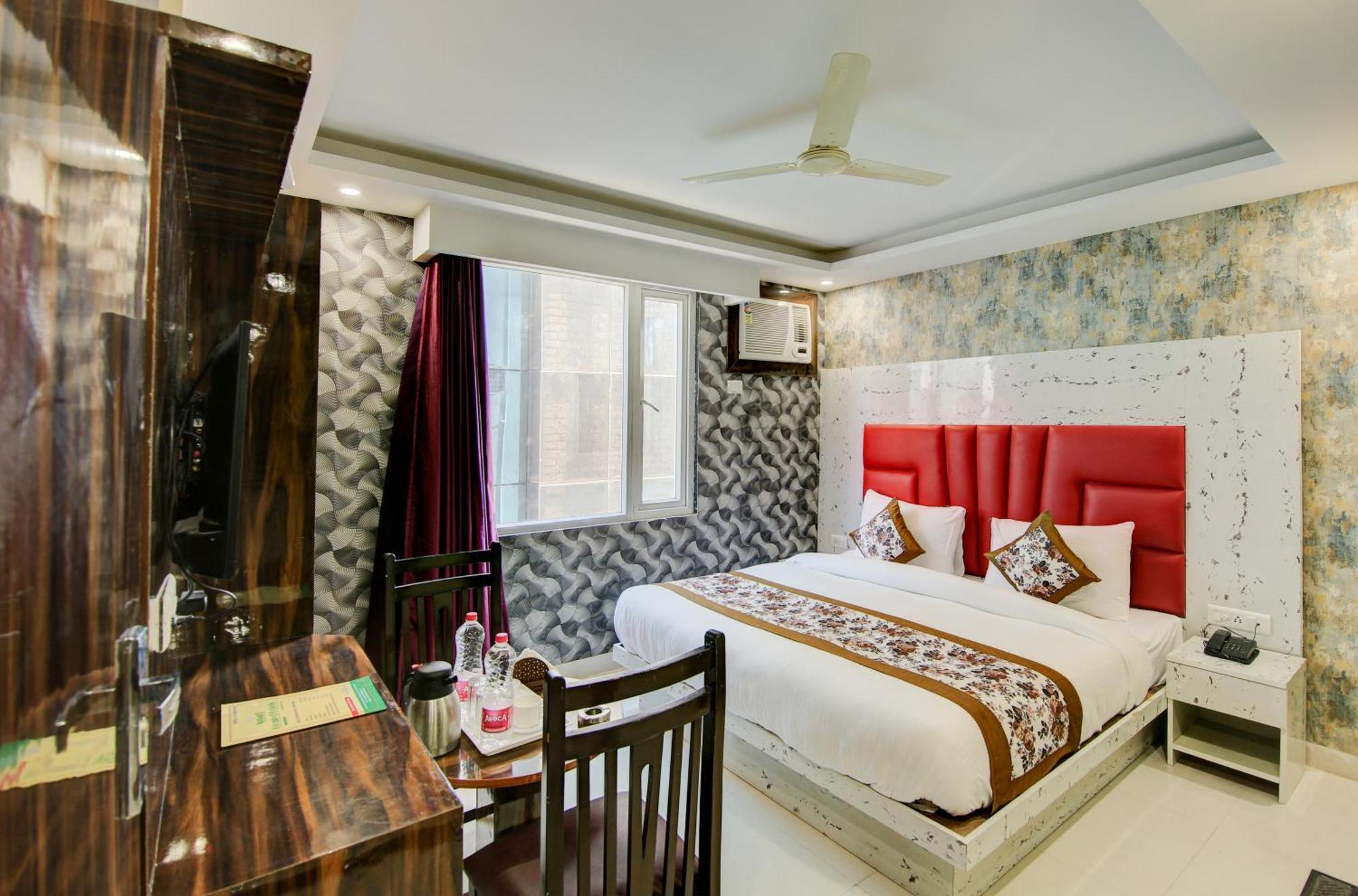 Hotel Smart Signature Delhi Airport 4*