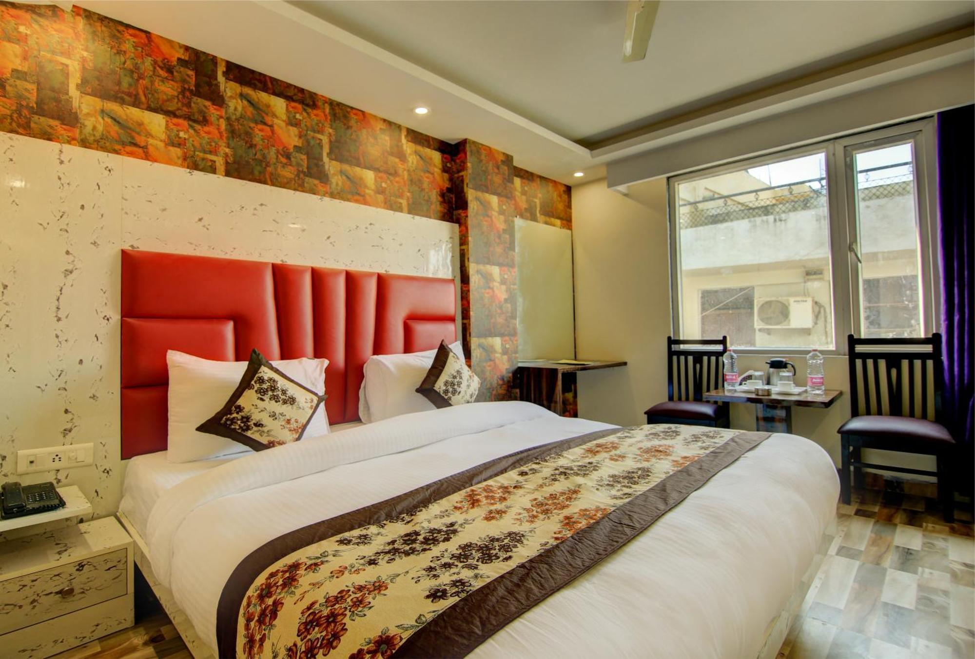 Smart Signature Delhi Airport Hotel 4*