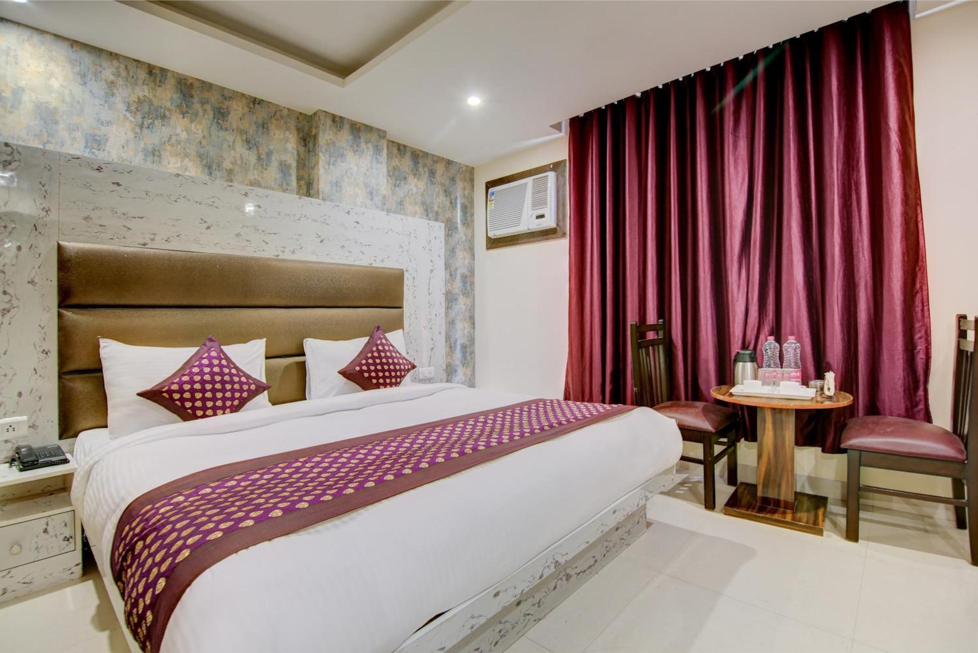Hotel Smart Signature Delhi Airport 4*