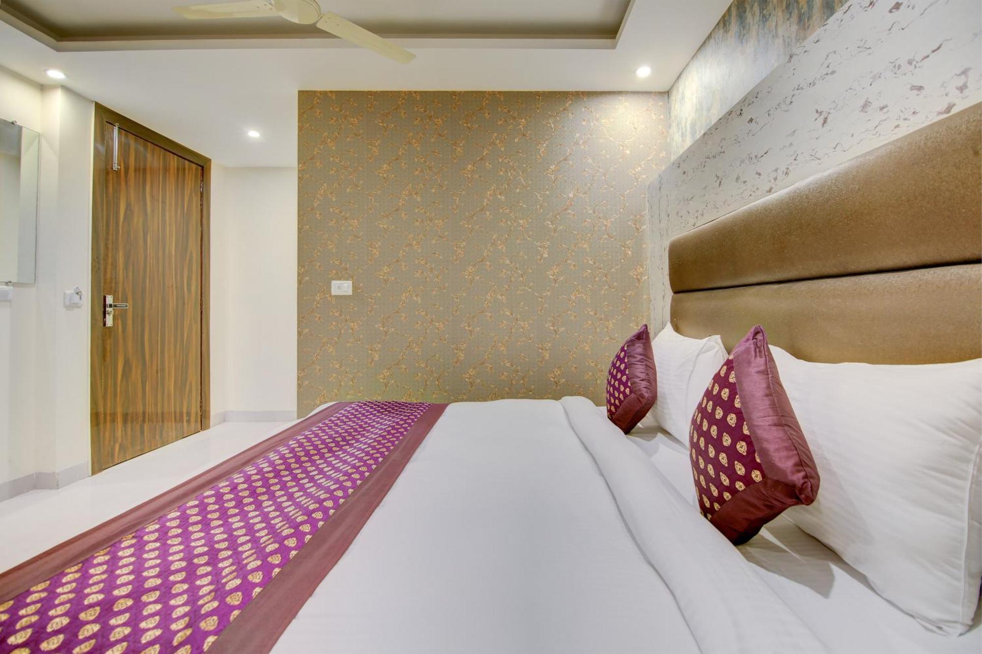 Smart Signature Delhi Airport Hotel New Delhi