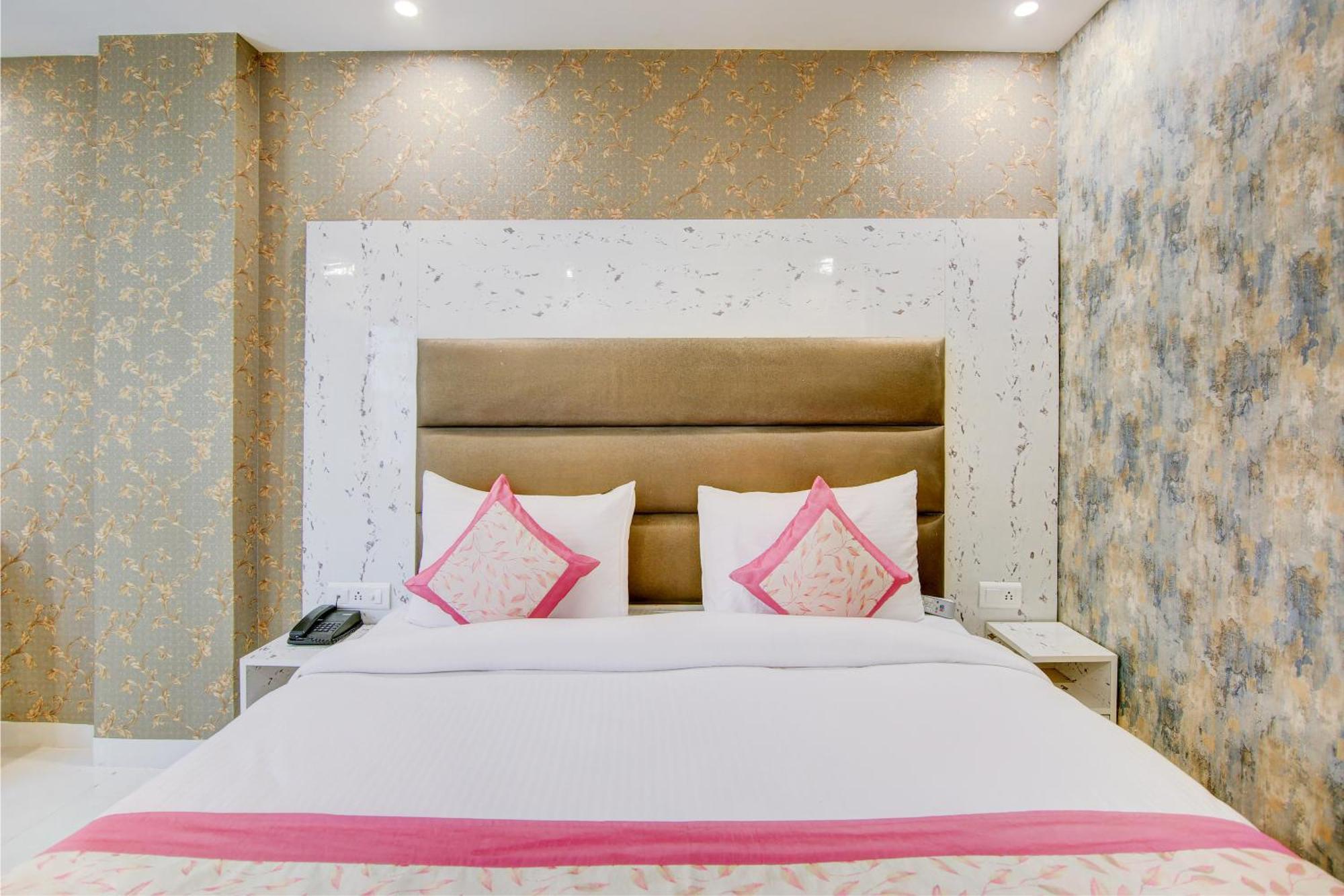 Smart Signature Delhi Airport 4* New Delhi