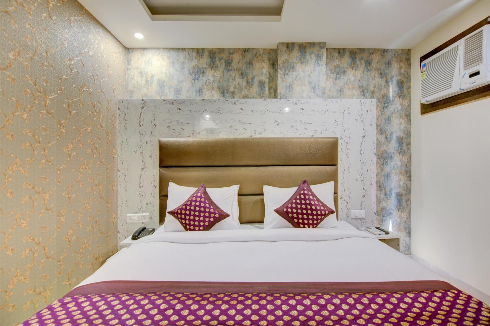 Hotel Smart Signature Delhi Airport 4*