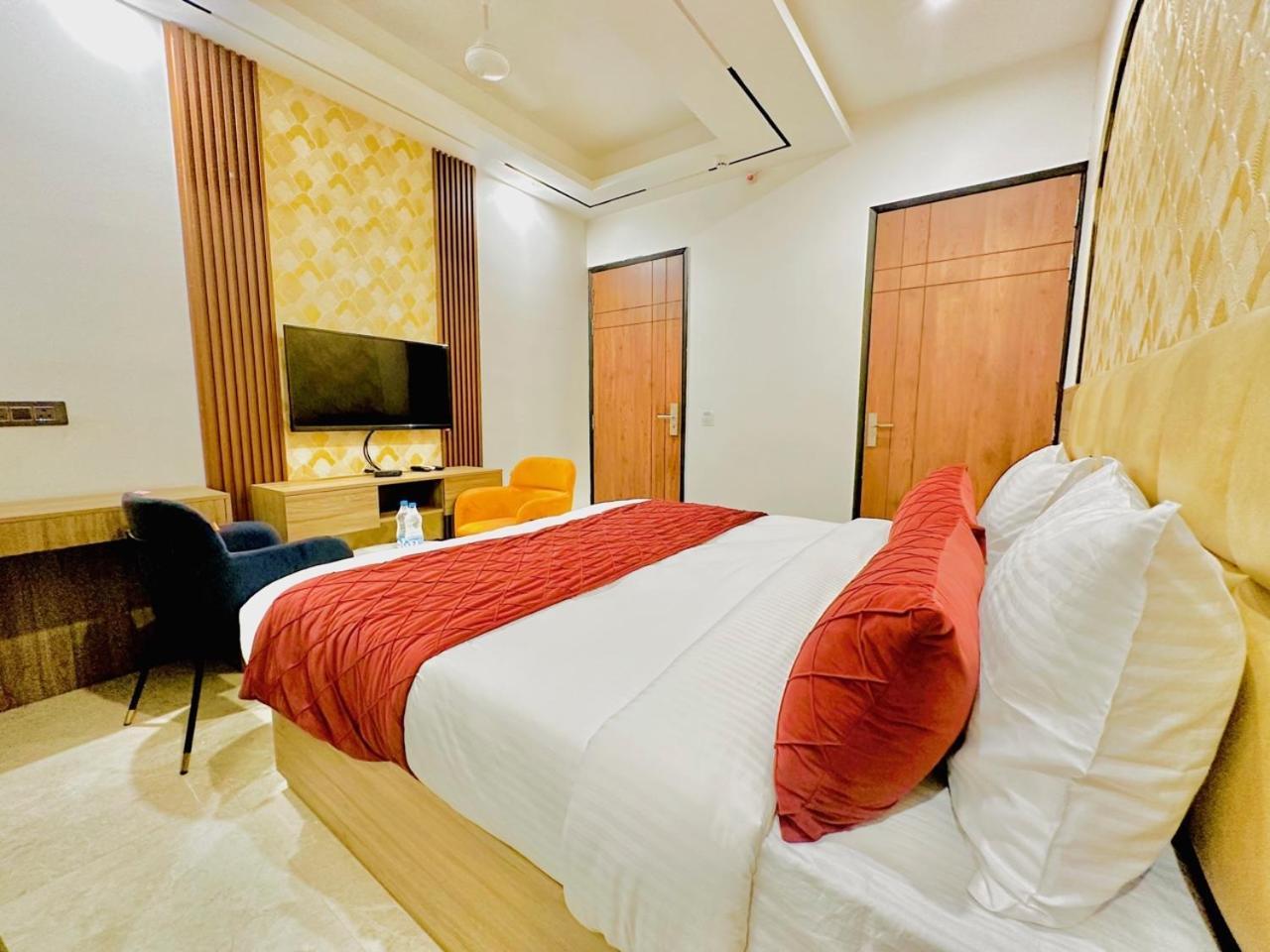 Hsp Plaza Hotel