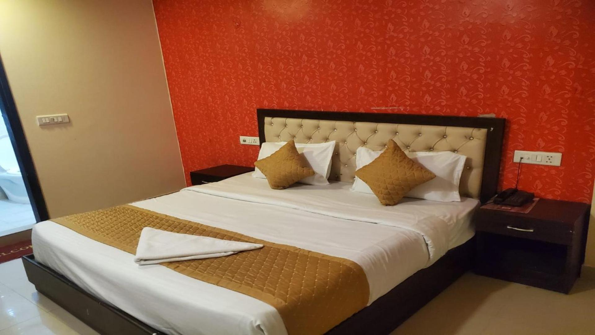 Hotel Airport Tourist Palace 3*