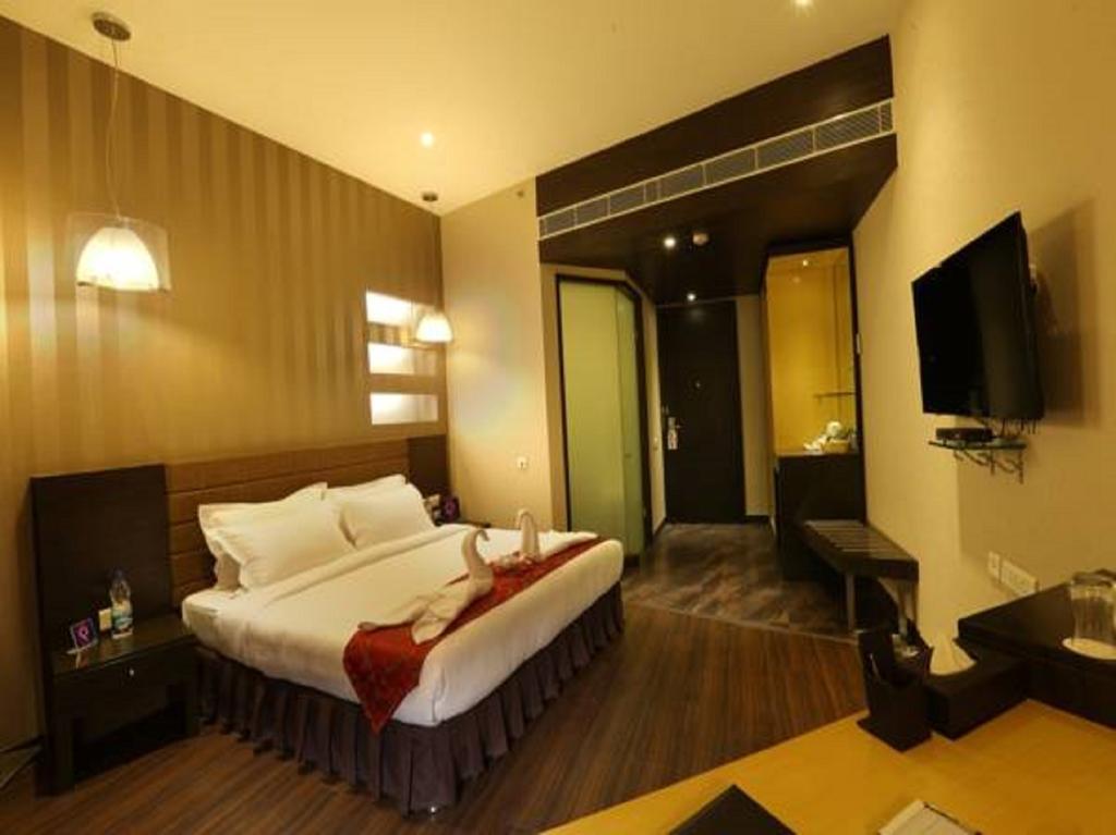 Hotel Five Elements Delhi- North Avenue 4*