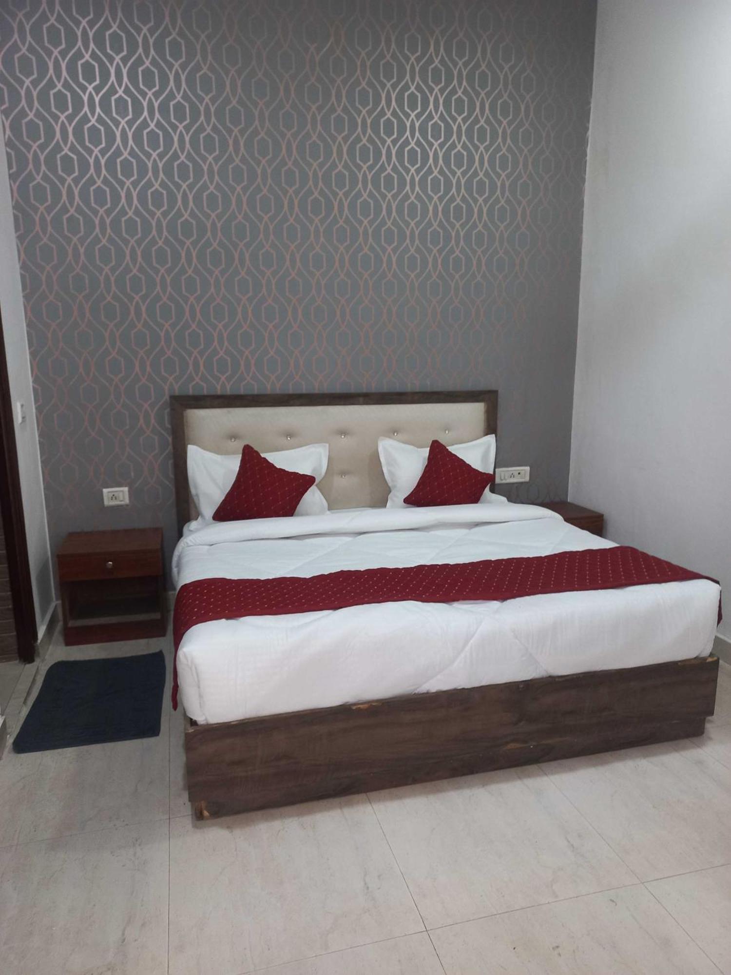 O White House Hotel 4*