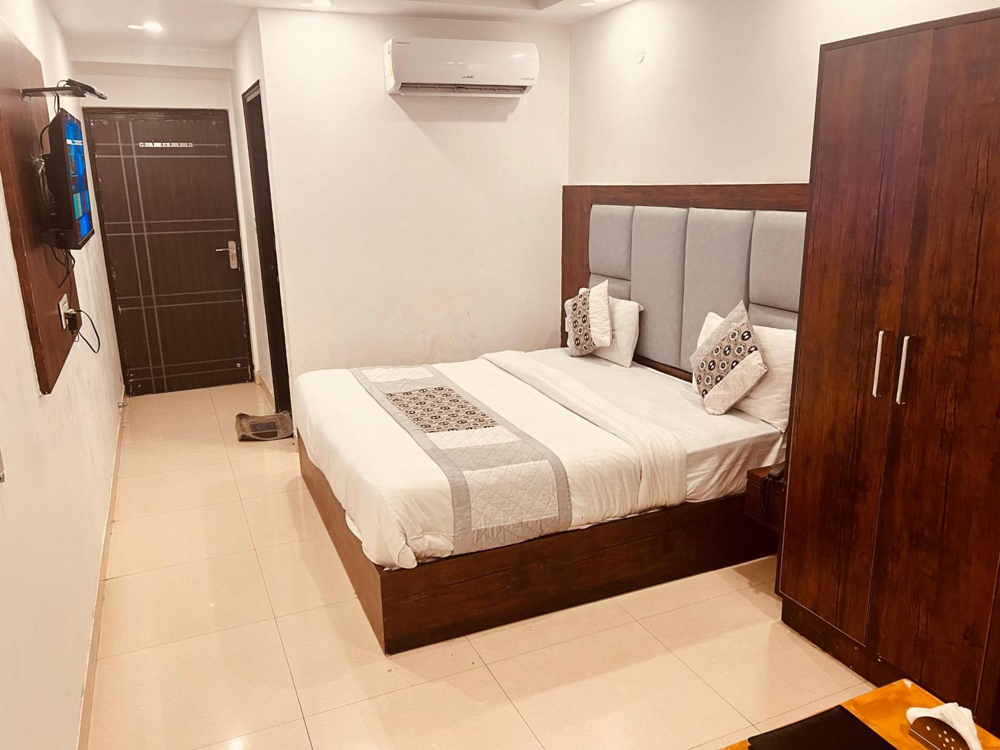 Ambience Suites Near Igi Airport T3 4* Nova Deli