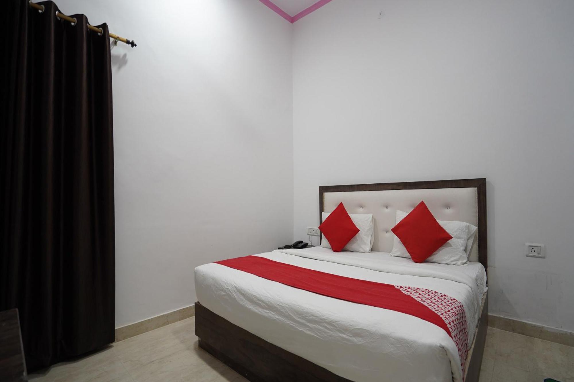Hotel O White House New Delhi