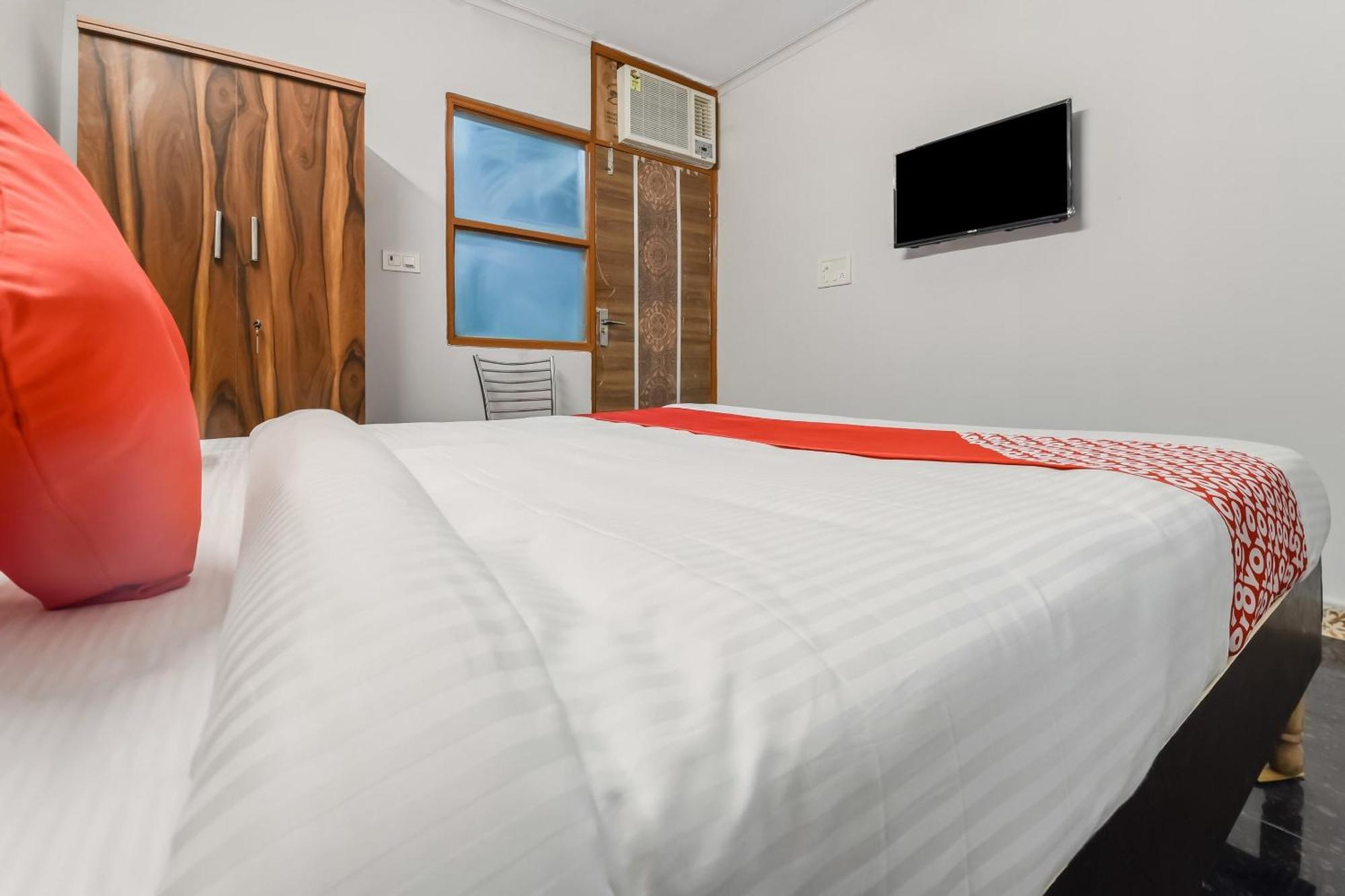 O Satguru Rasidency Dwarka Mor