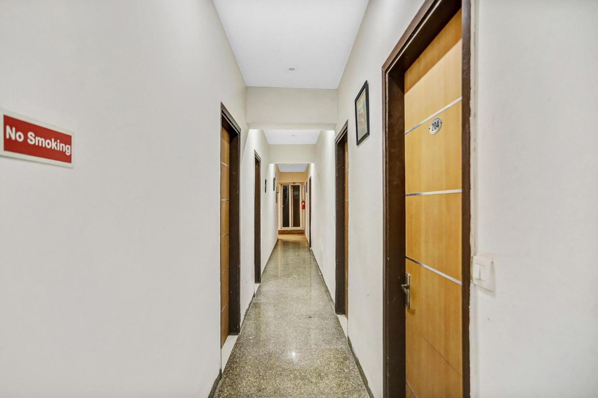 Townhouse 22956 Grand Residency Hotel Delhi (National Capital Territory of India)