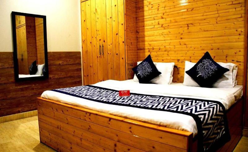 In Airb&b - Divine Service New Delhi