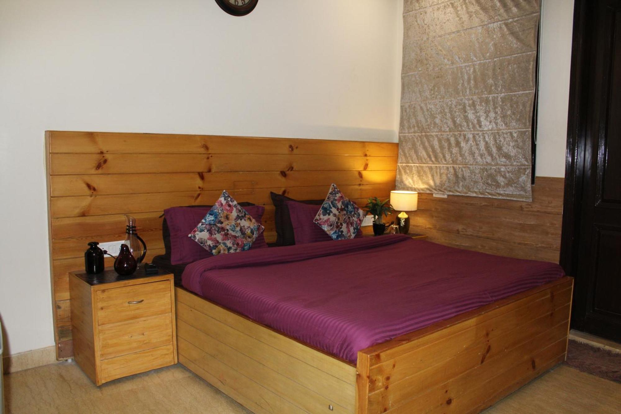 Apartment In Airb&b - Divine Service New Delhi