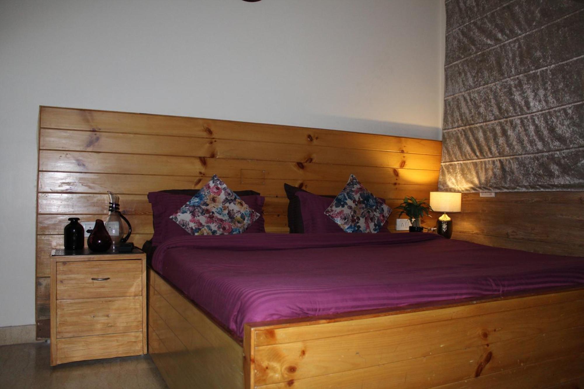 Apartment In Airb&b - Divine Service New Delhi