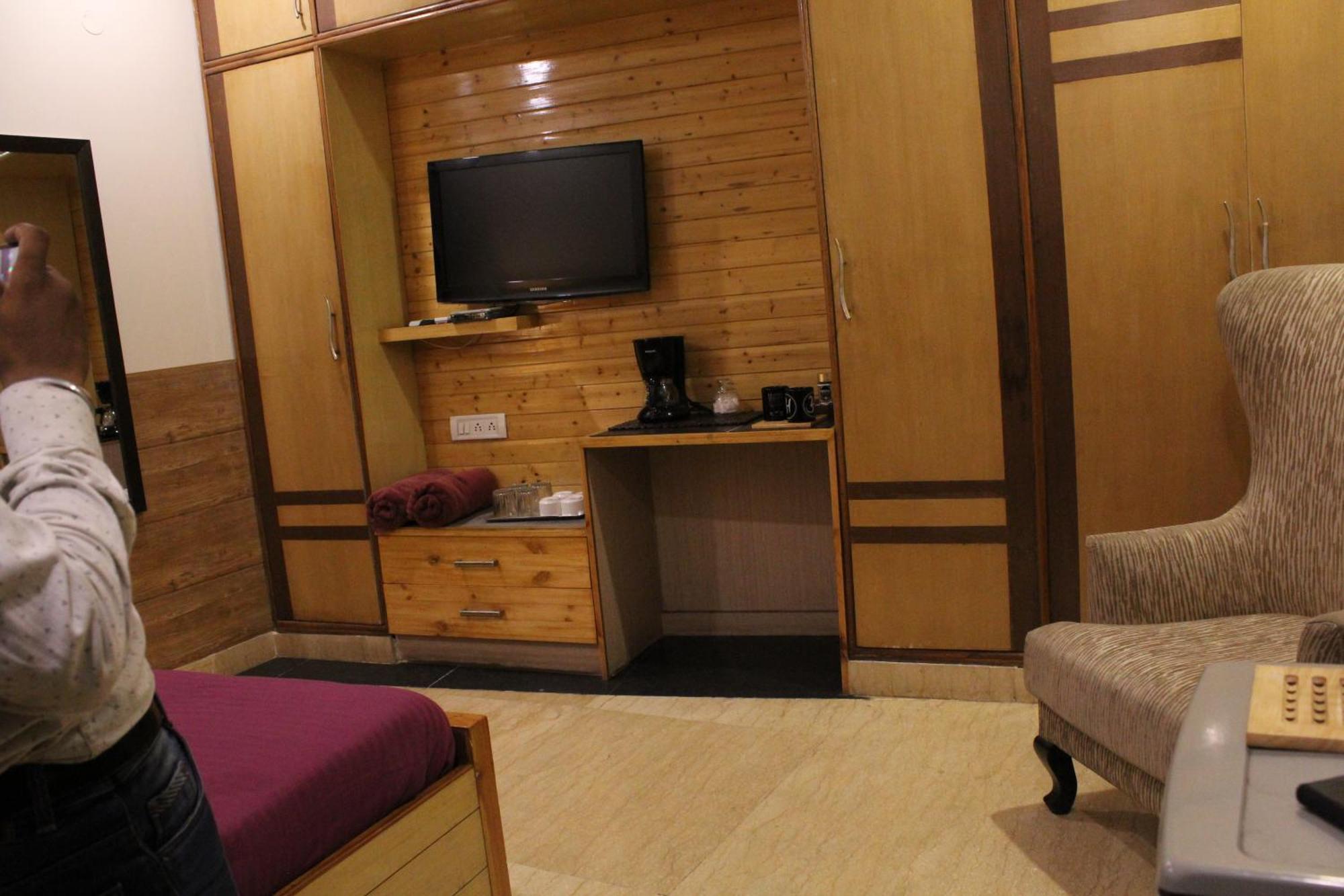 In Airb&b - Divine Service Apartment *