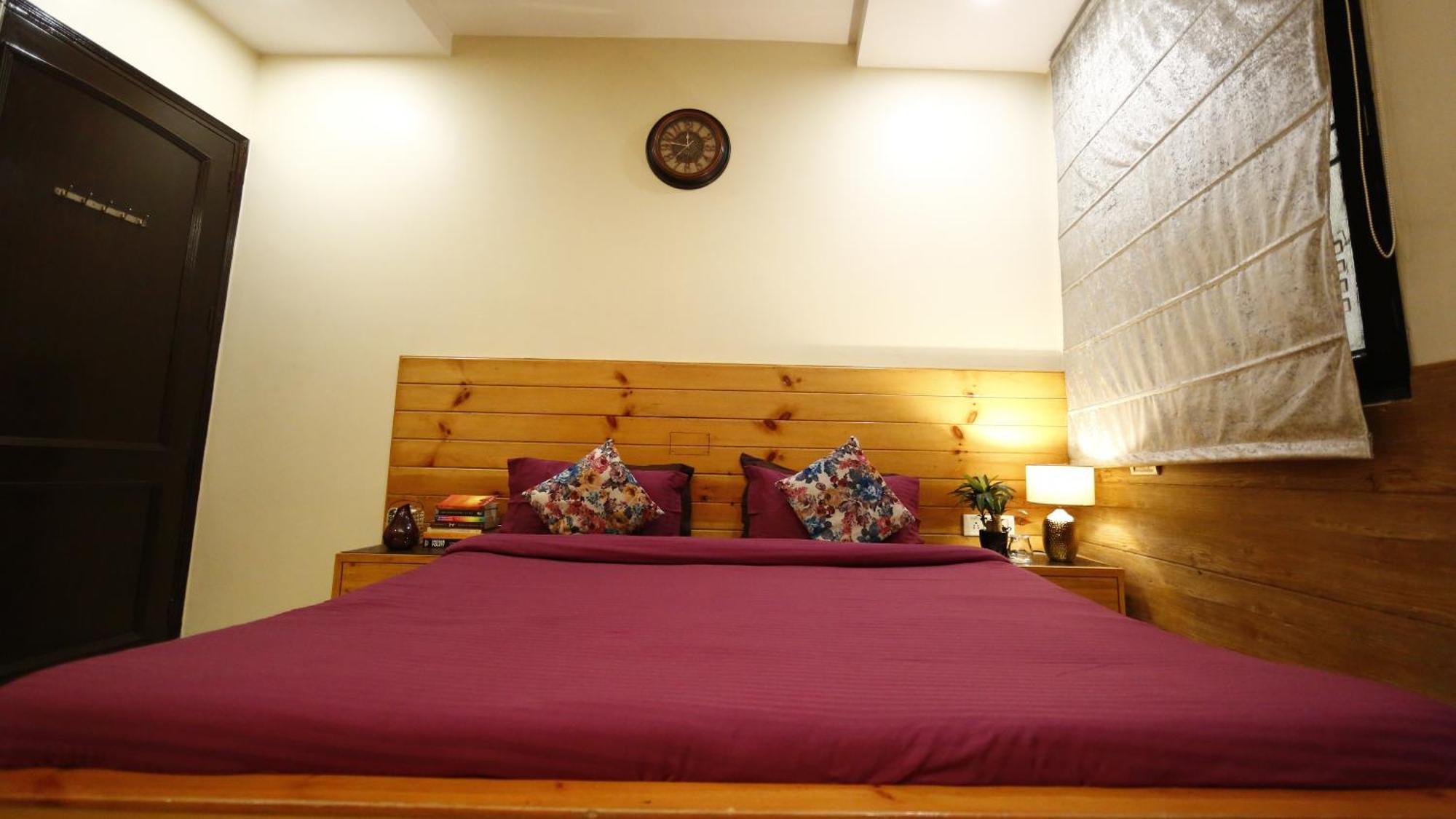 In Airb&b - Divine Service
