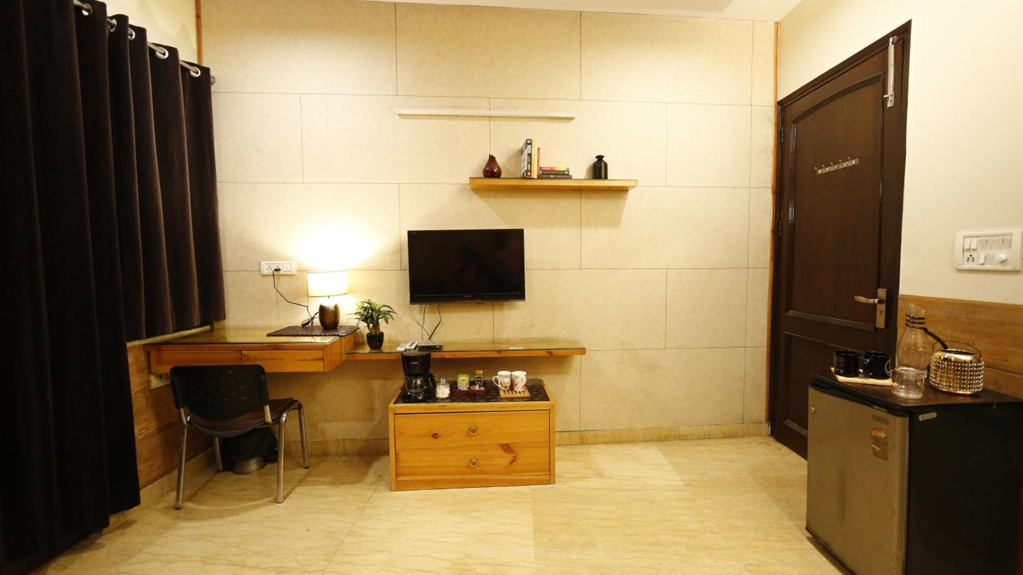 Apartment In Airb&b - Divine Service *