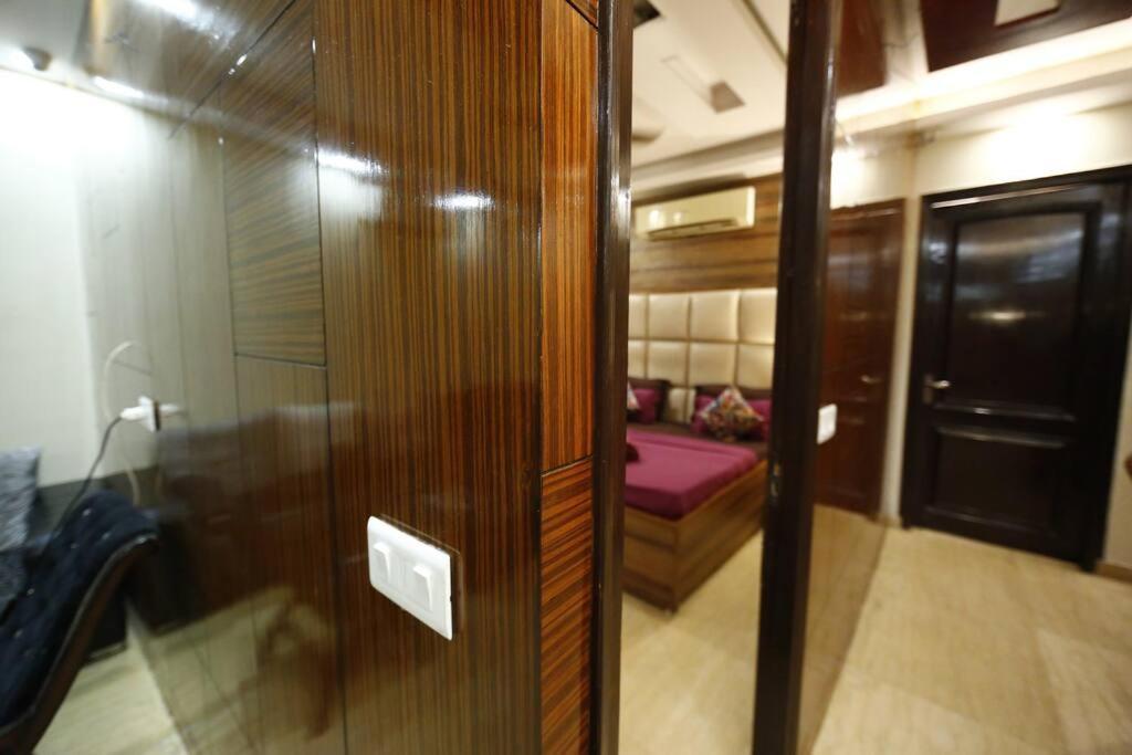 Apartment In Airb&b - Divine Service *