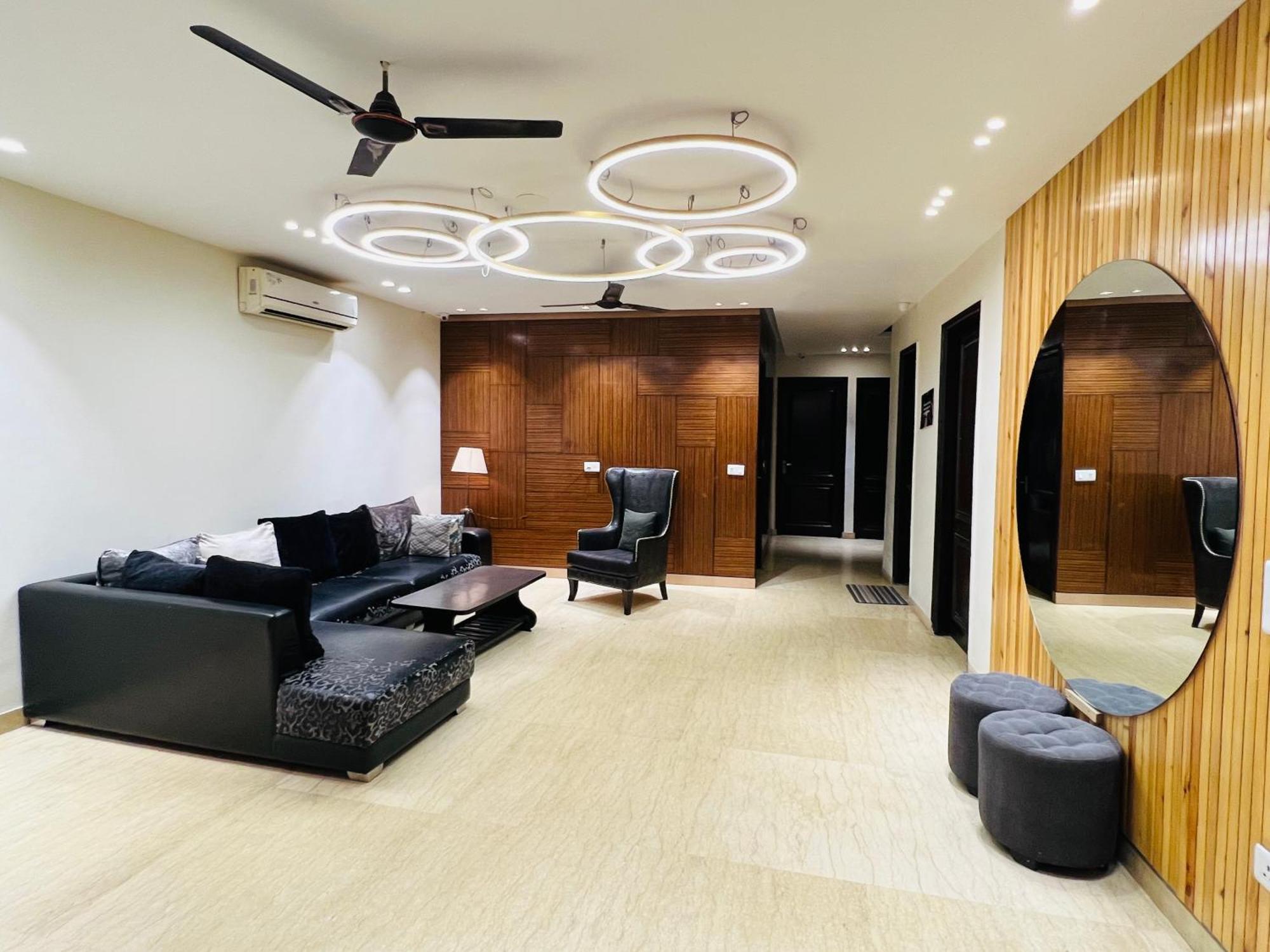 Apartment In Airb&b - Divine Service *
