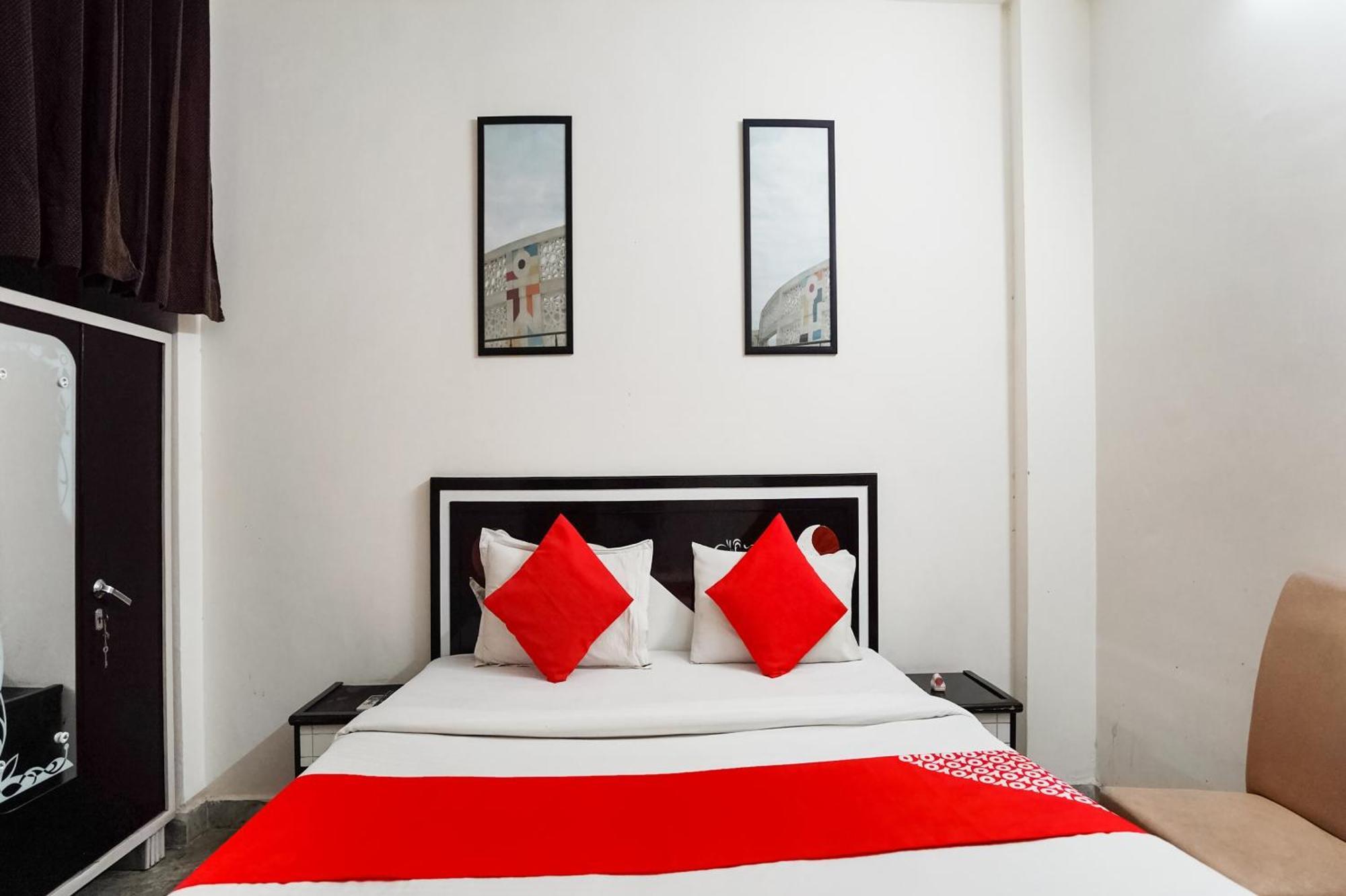 Hotel Oyo Flagship 69520 Amazing Near M2k Cinemas Rohini Delhi (National Capital Territory of India)