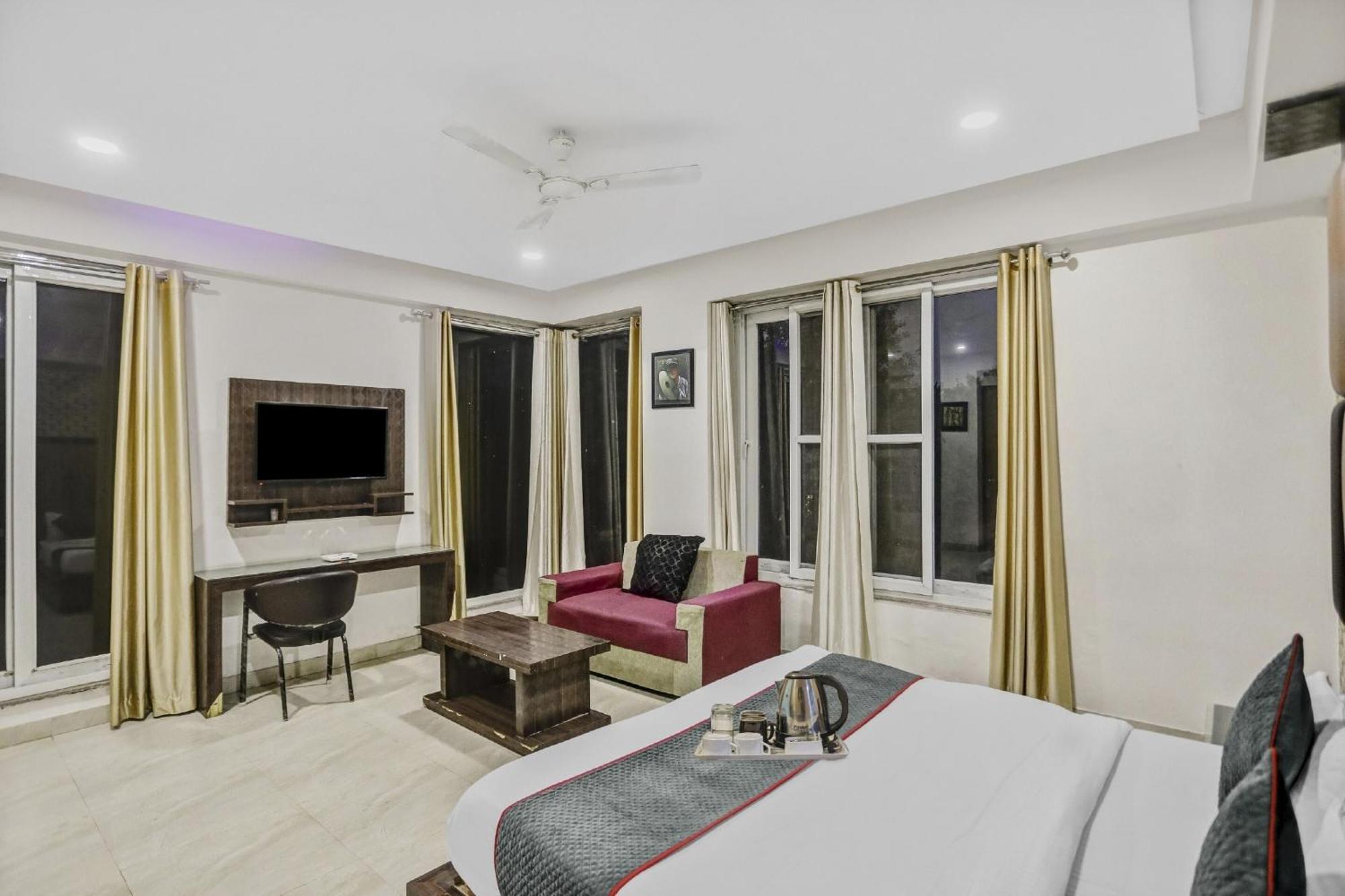 Townhouse 22956 Grand Residency Delhi (National Capital Territory of India)