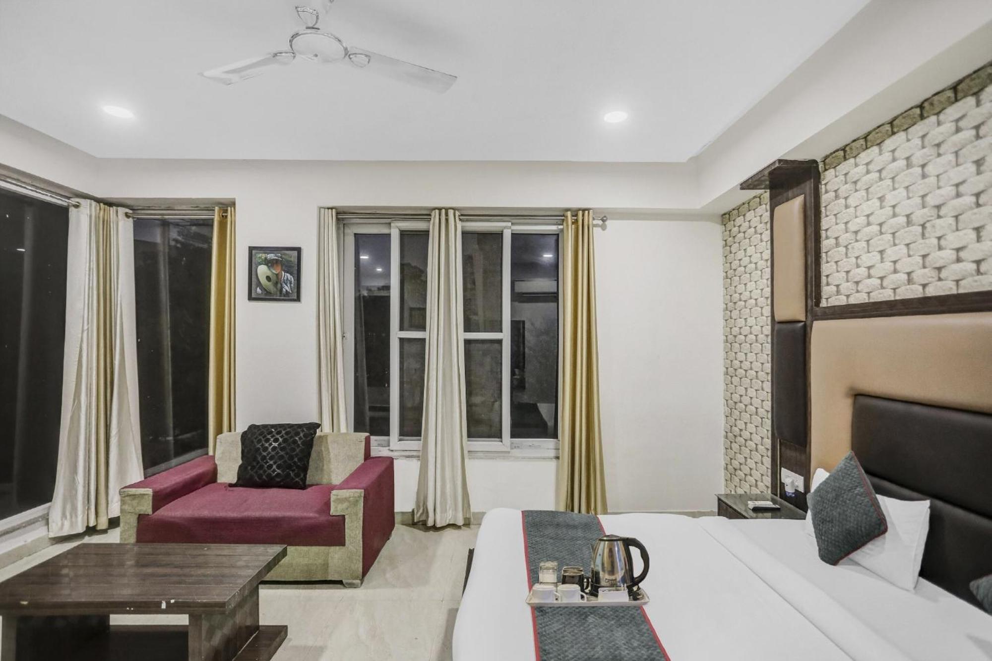 Hotel Townhouse 22956 Grand Residency