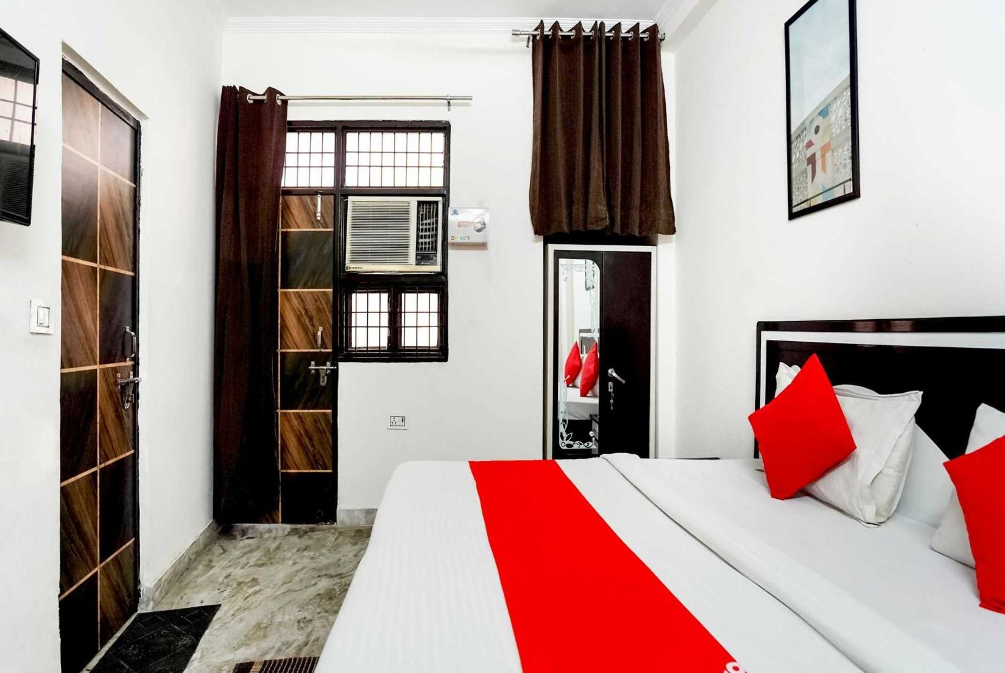 Oyo Flagship 69520 Amazing Near M2k Cinemas Rohini
