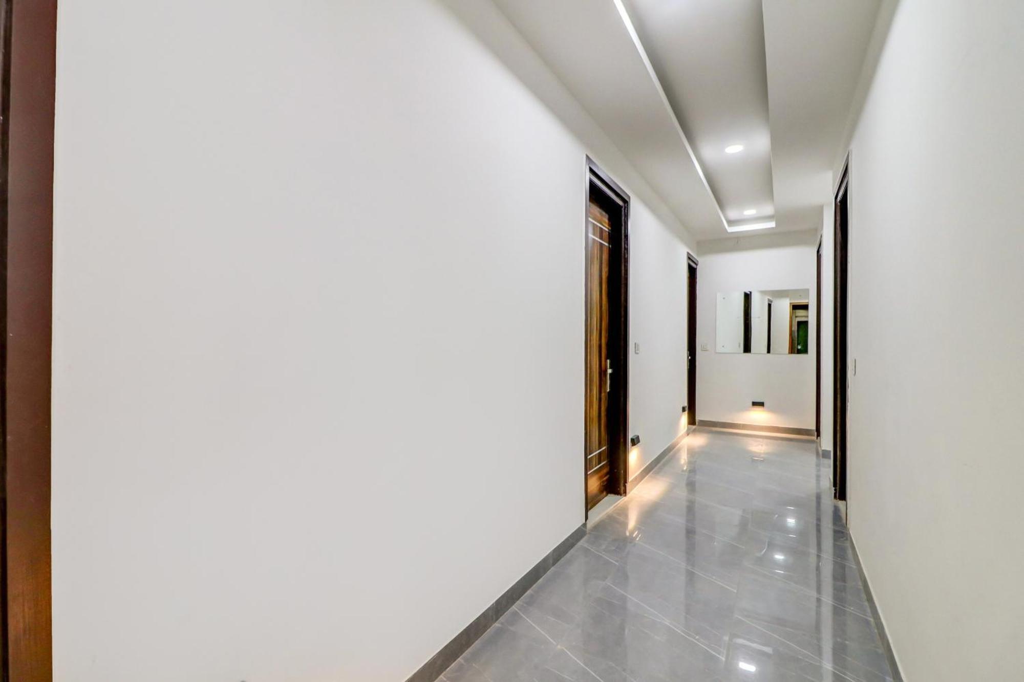 Hotel Oyo Flagship 80318 Sai Plaza Near Indira Gandhi International Airport