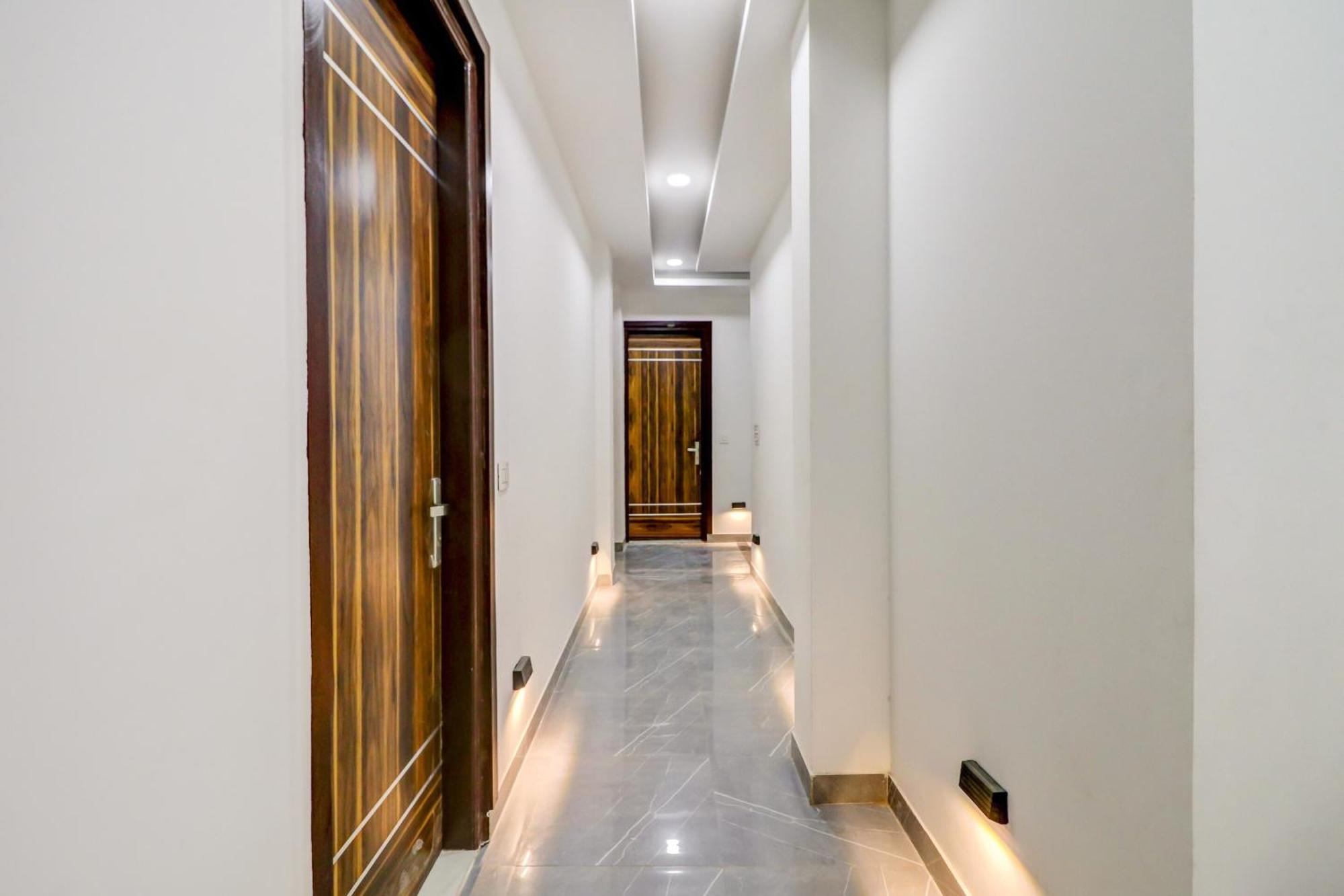 Hotel Oyo Flagship 80318 Sai Plaza Near Indira Gandhi International Airport 3*