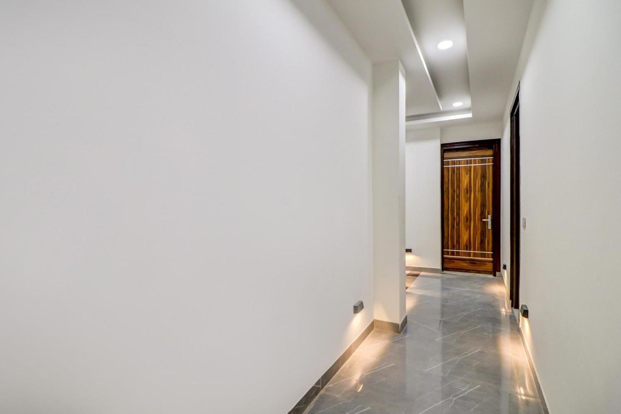 Hotel Oyo Flagship 80318 Sai Plaza Near Indira Gandhi International Airport Nova Deli